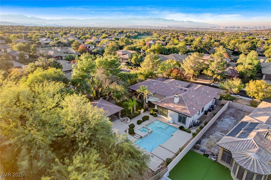 5 Karsten Creek Court