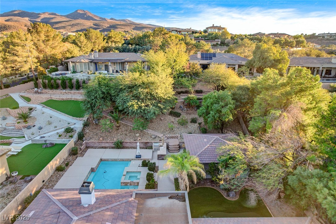 5 Karsten Creek Court