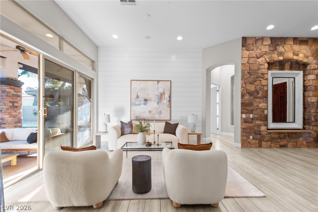 5 Karsten Creek Court