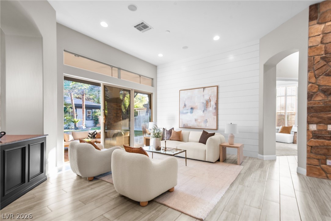 5 Karsten Creek Court