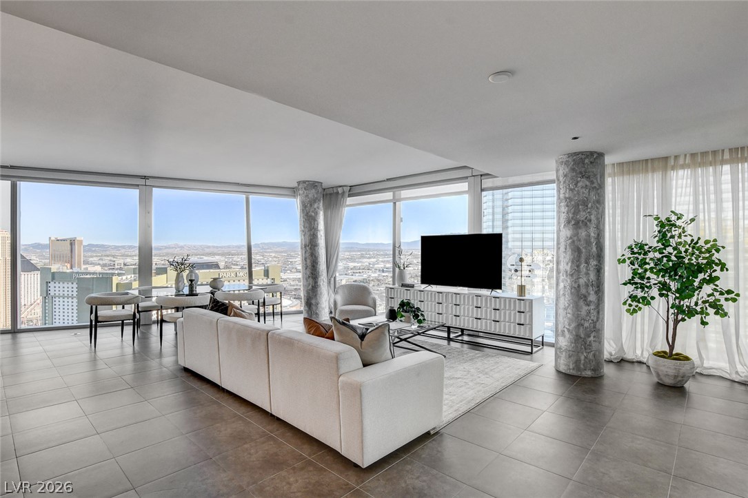 3726 LAS VEGAS Boulevard 3404