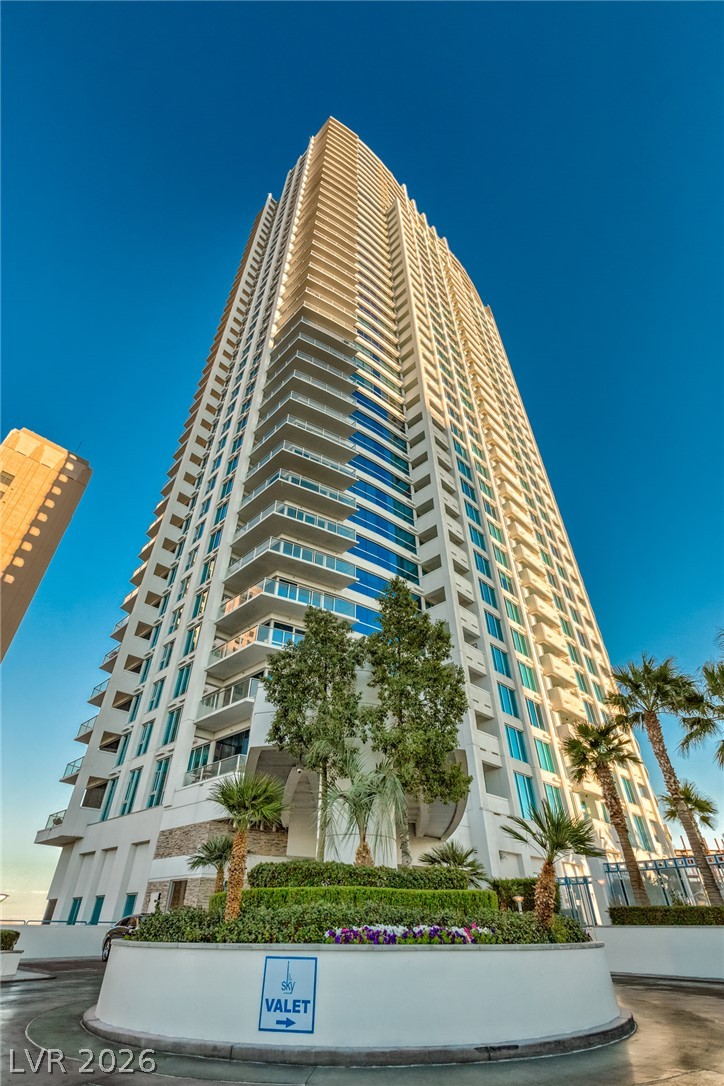 2700 Las Vegas Boulevard 3211