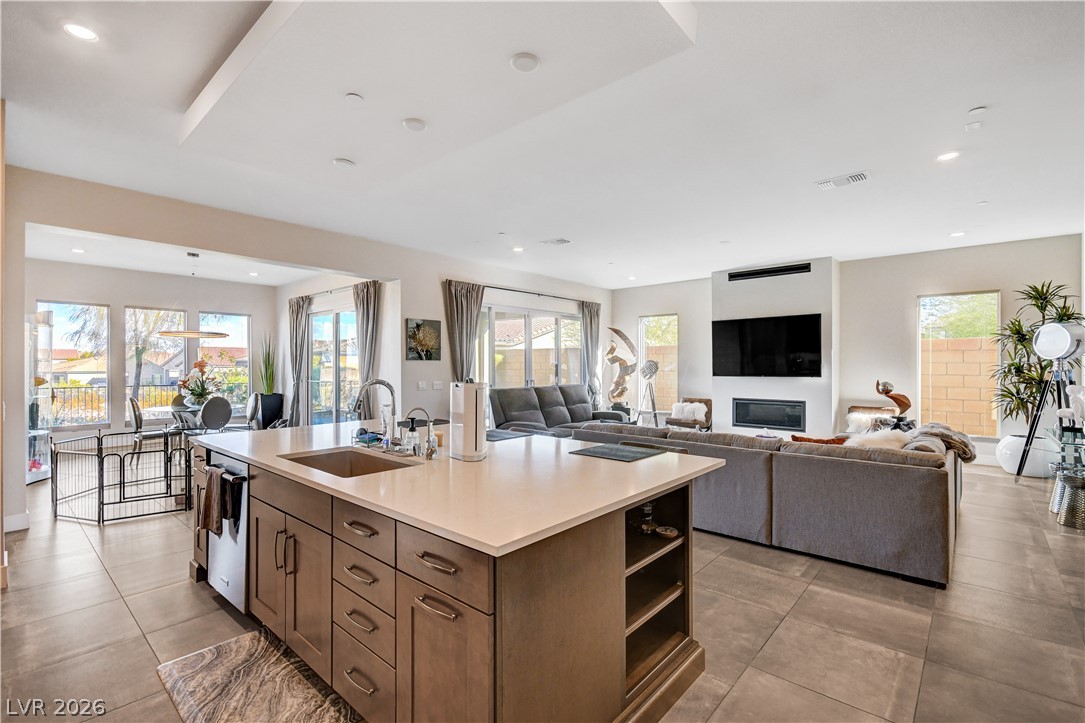 22 Desert Ivy Lane