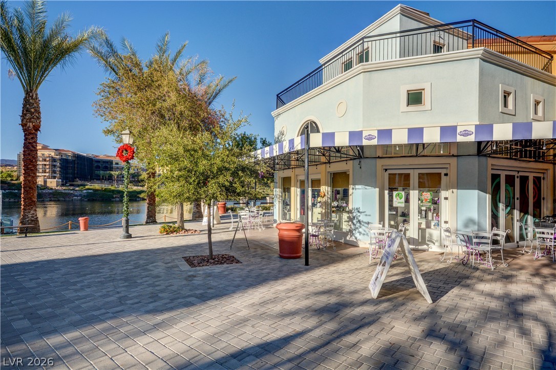 22 Desert Ivy Lane