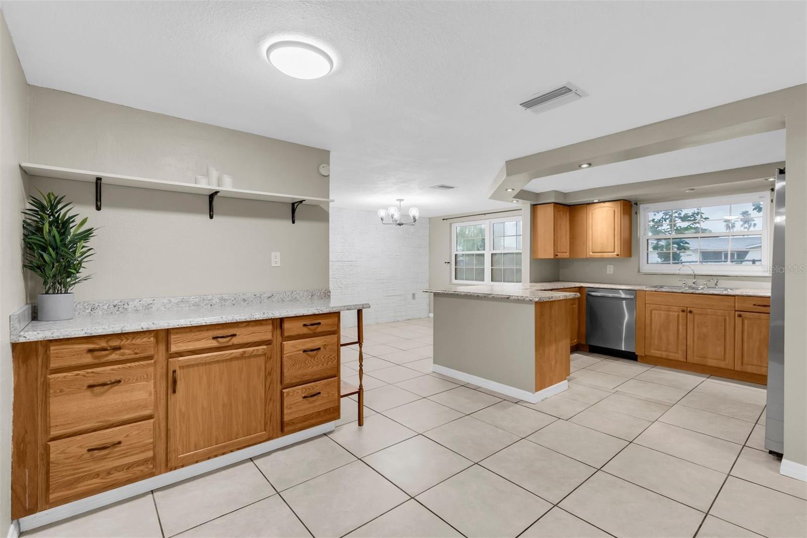 9203 GREENBRIAR LN
