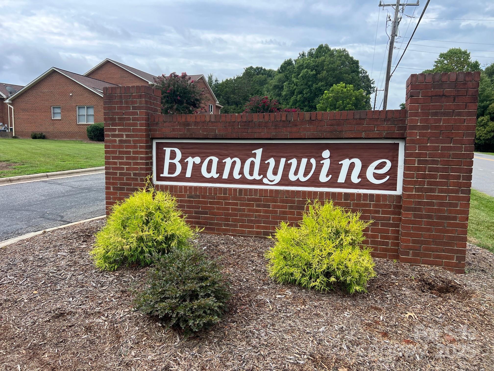 102 Brandywine Drive NE