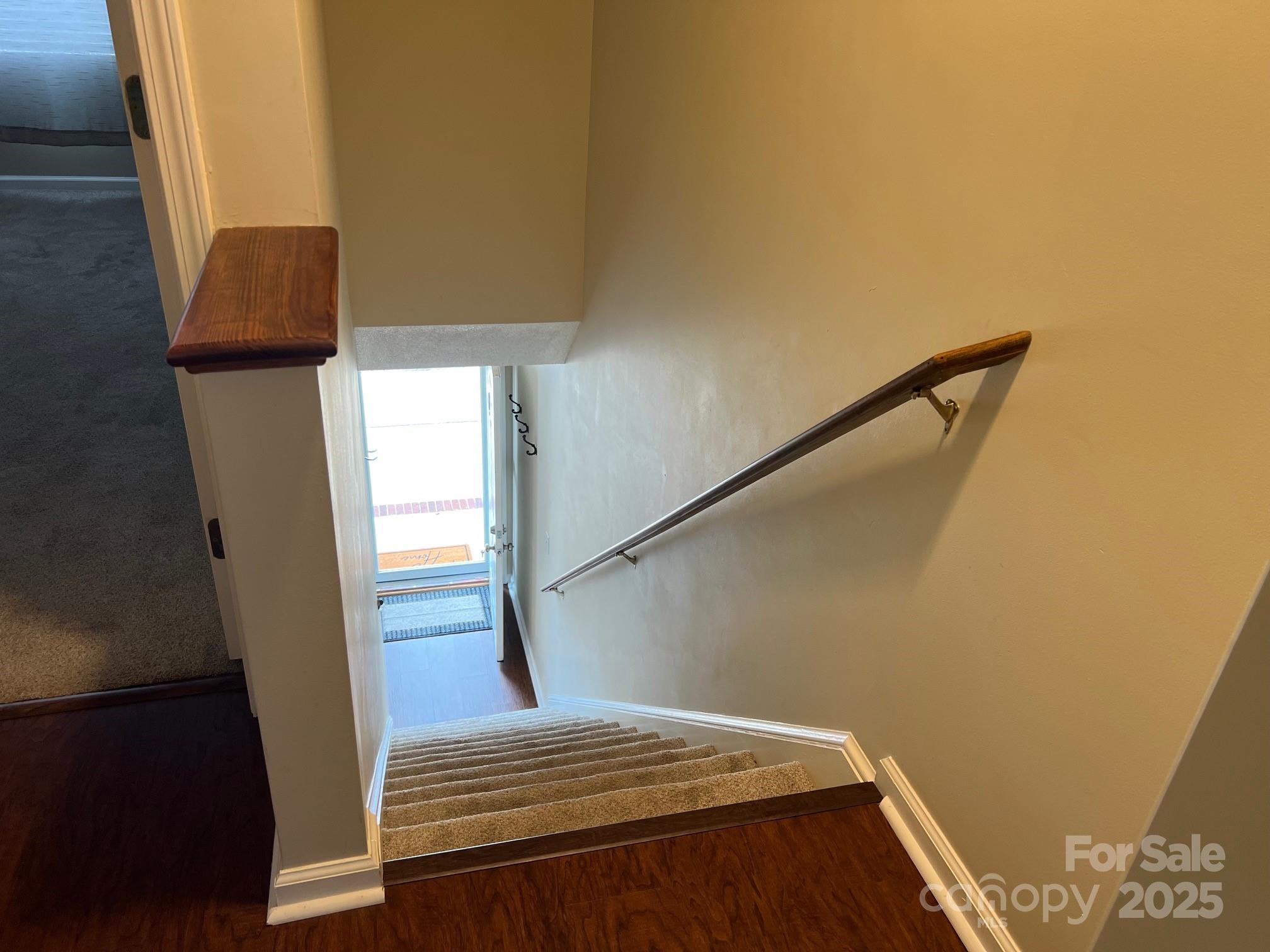 102 Brandywine Drive NE