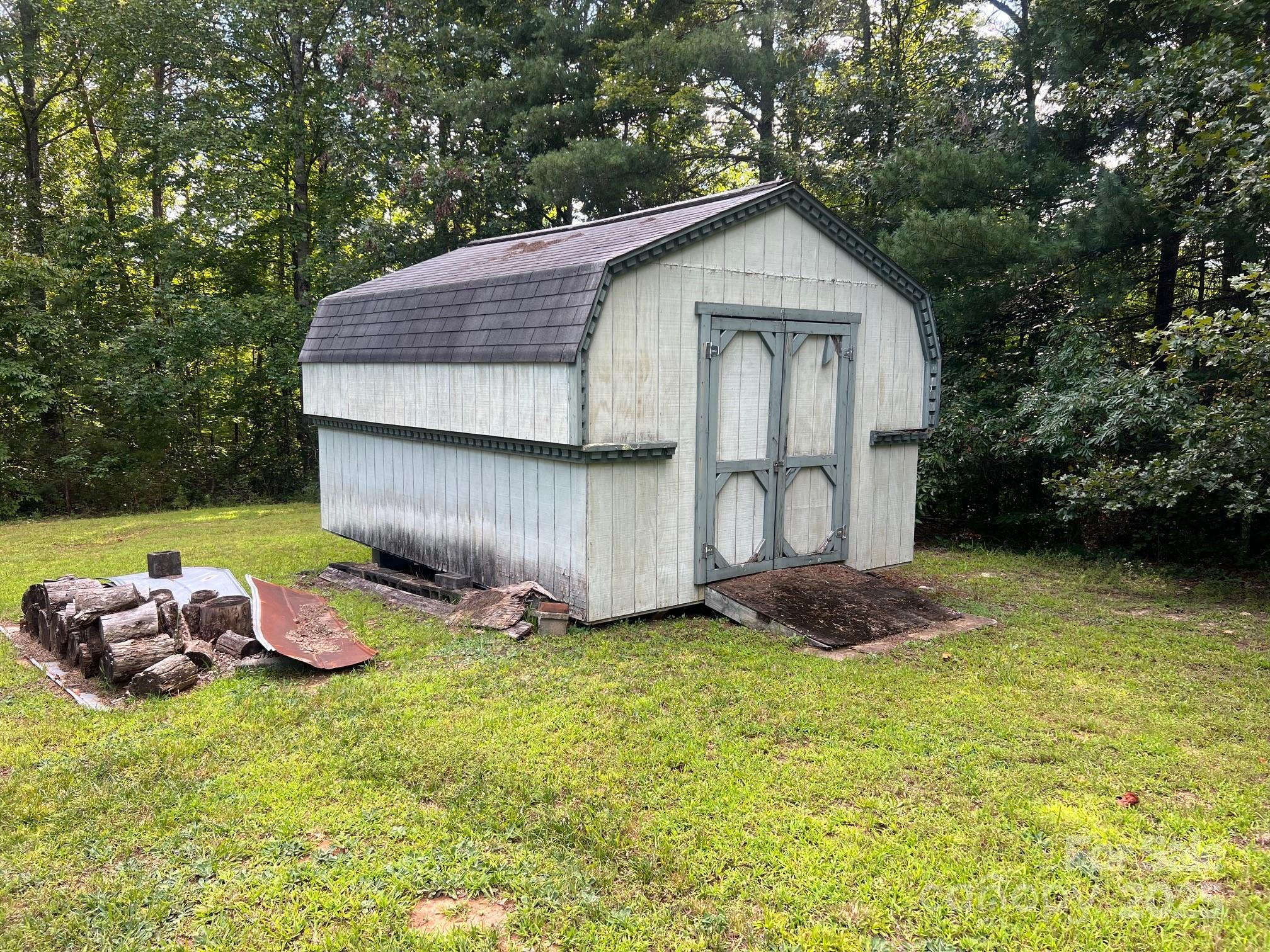2819 Playmore Beach Road