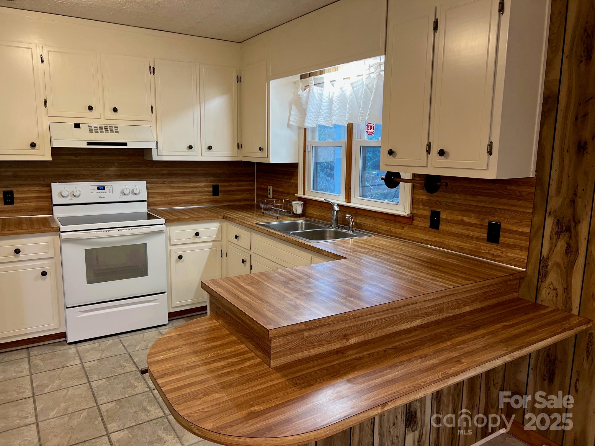 2819 Playmore Beach Road