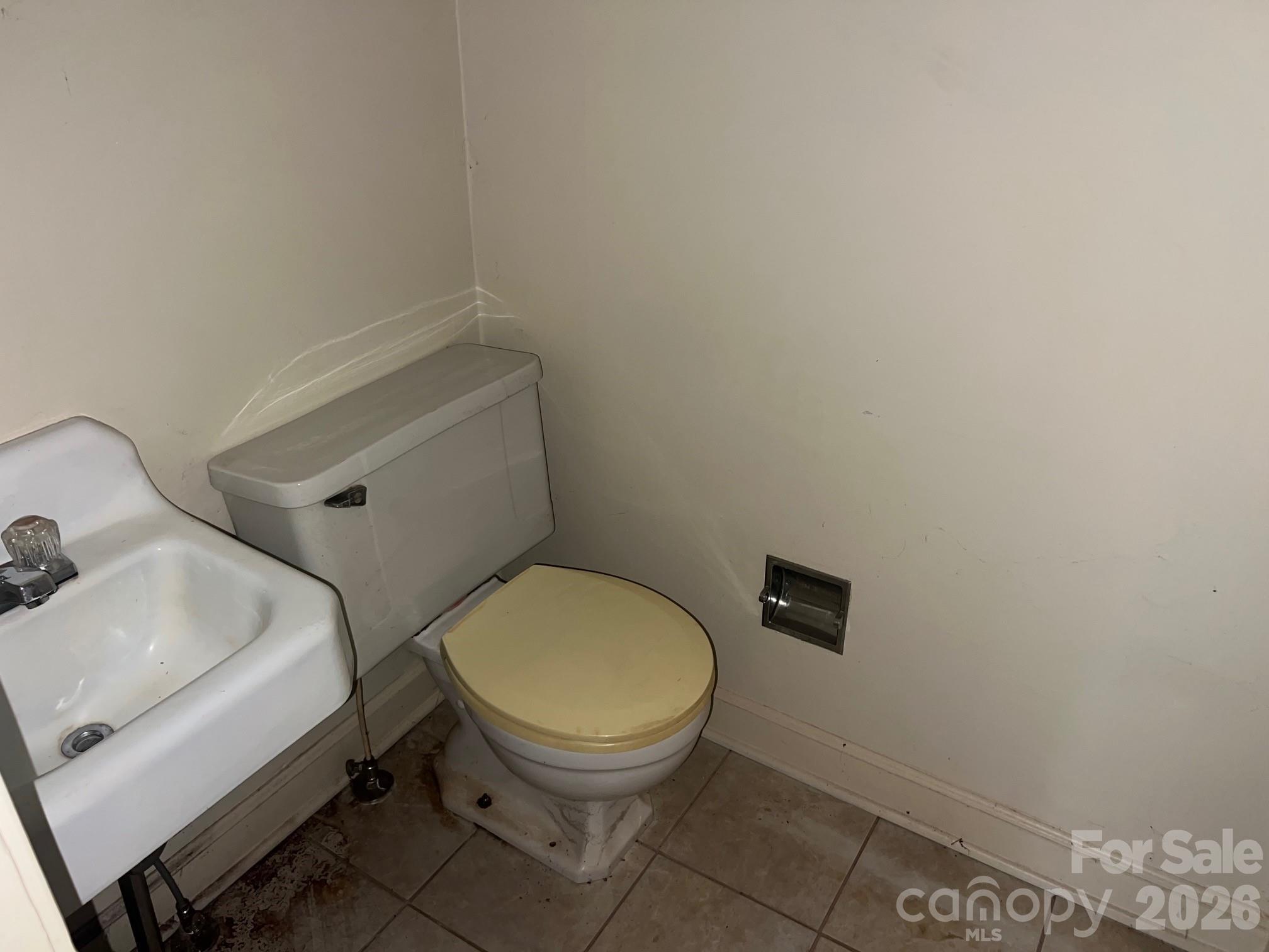 507 S College Street