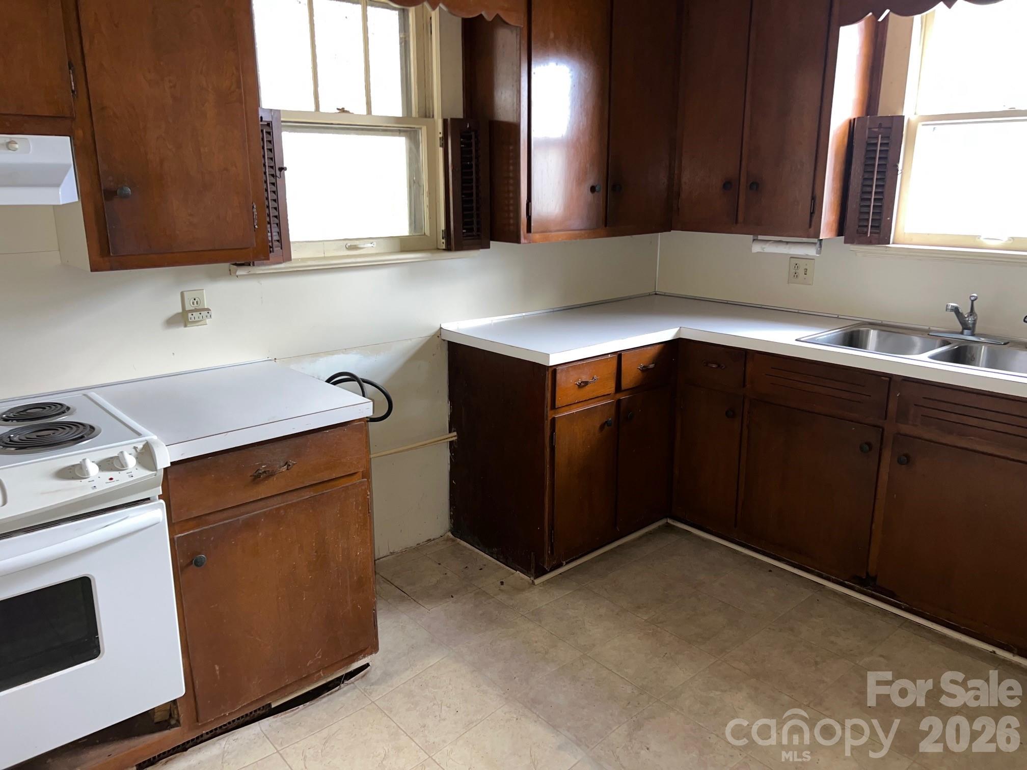 507 S College Street