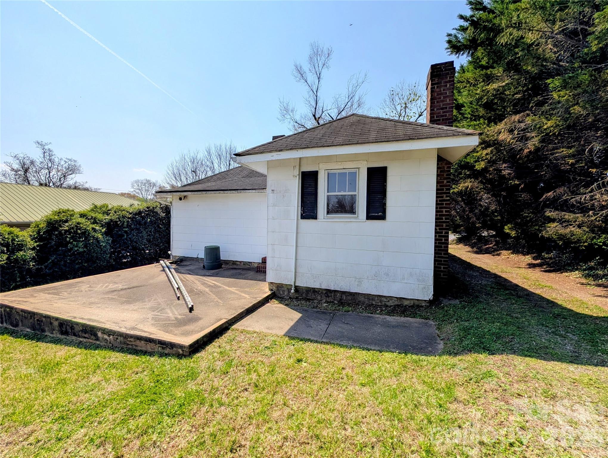 507 S College Street