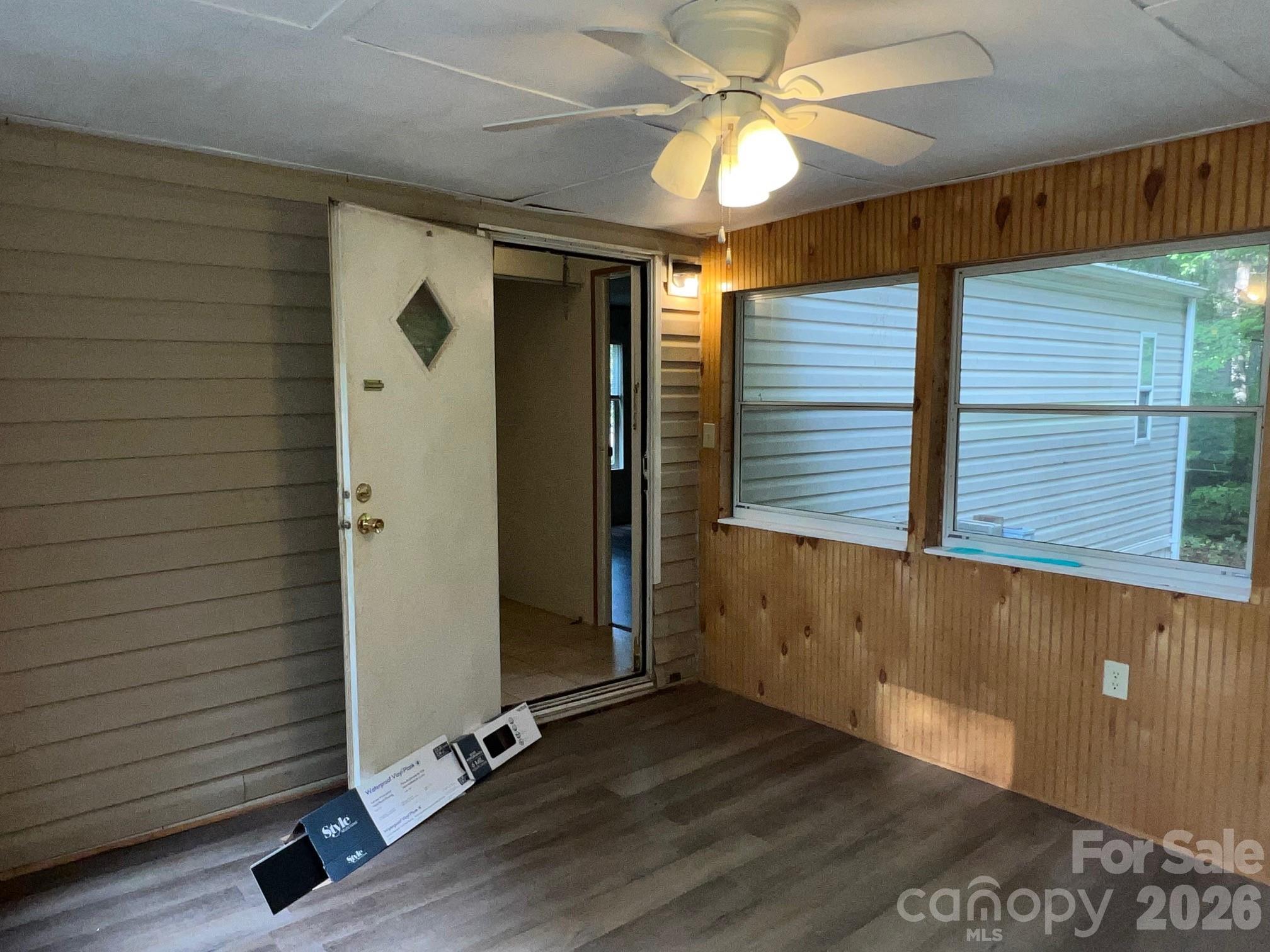 5543 White Oaks Drive