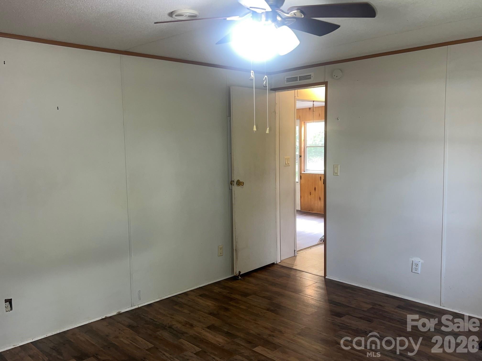 5543 White Oaks Drive