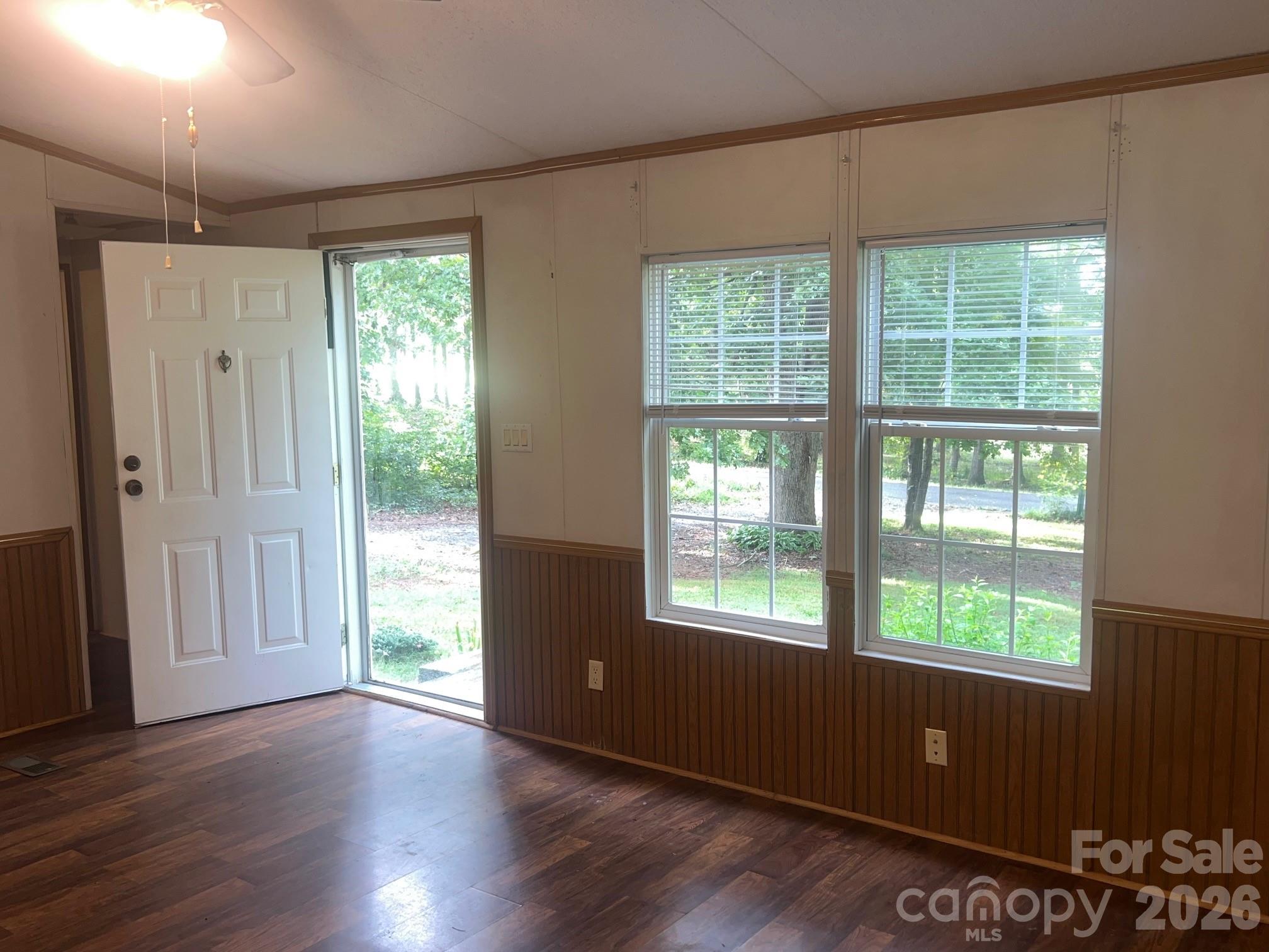 5543 White Oaks Drive
