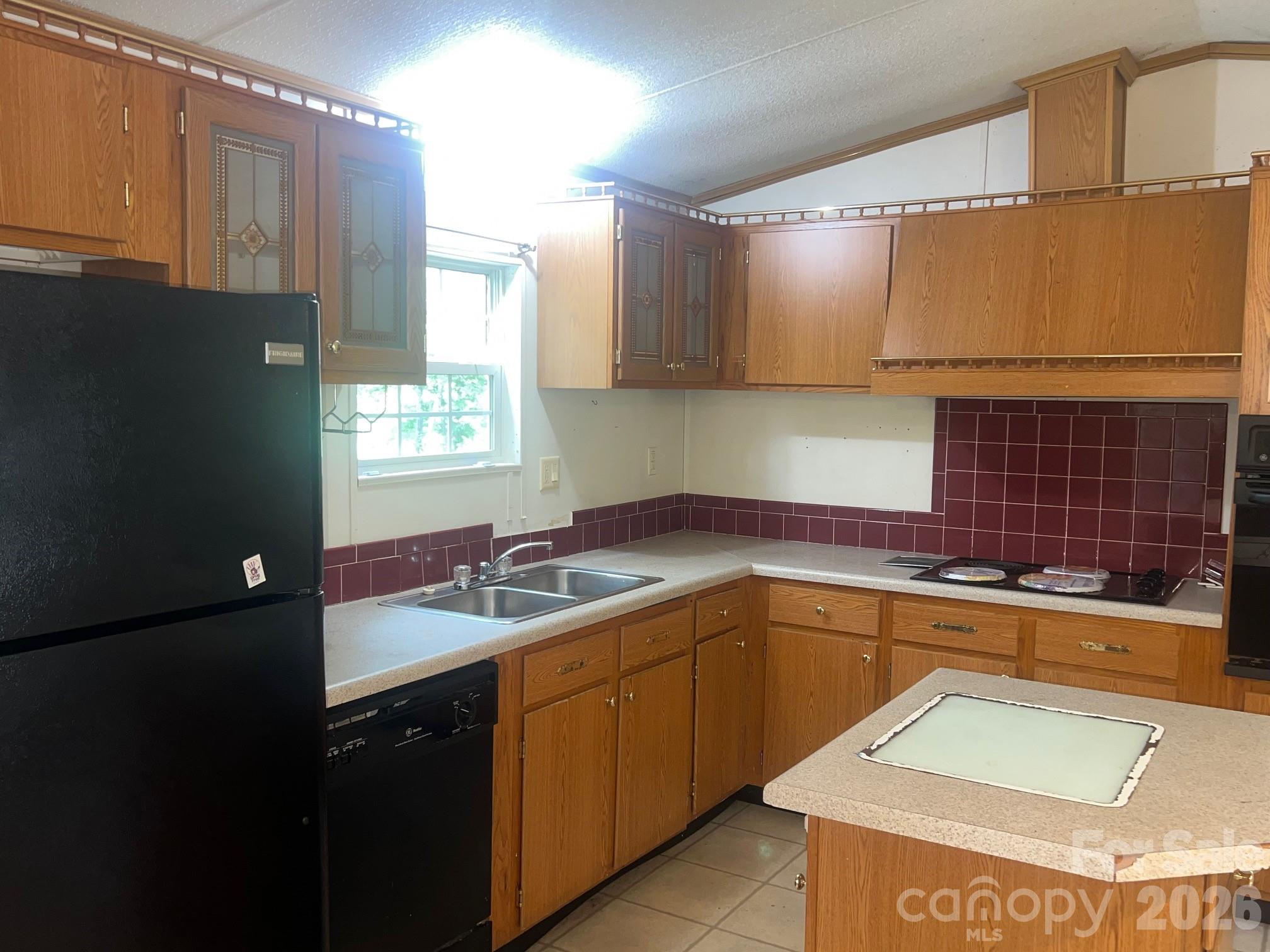 5543 White Oaks Drive
