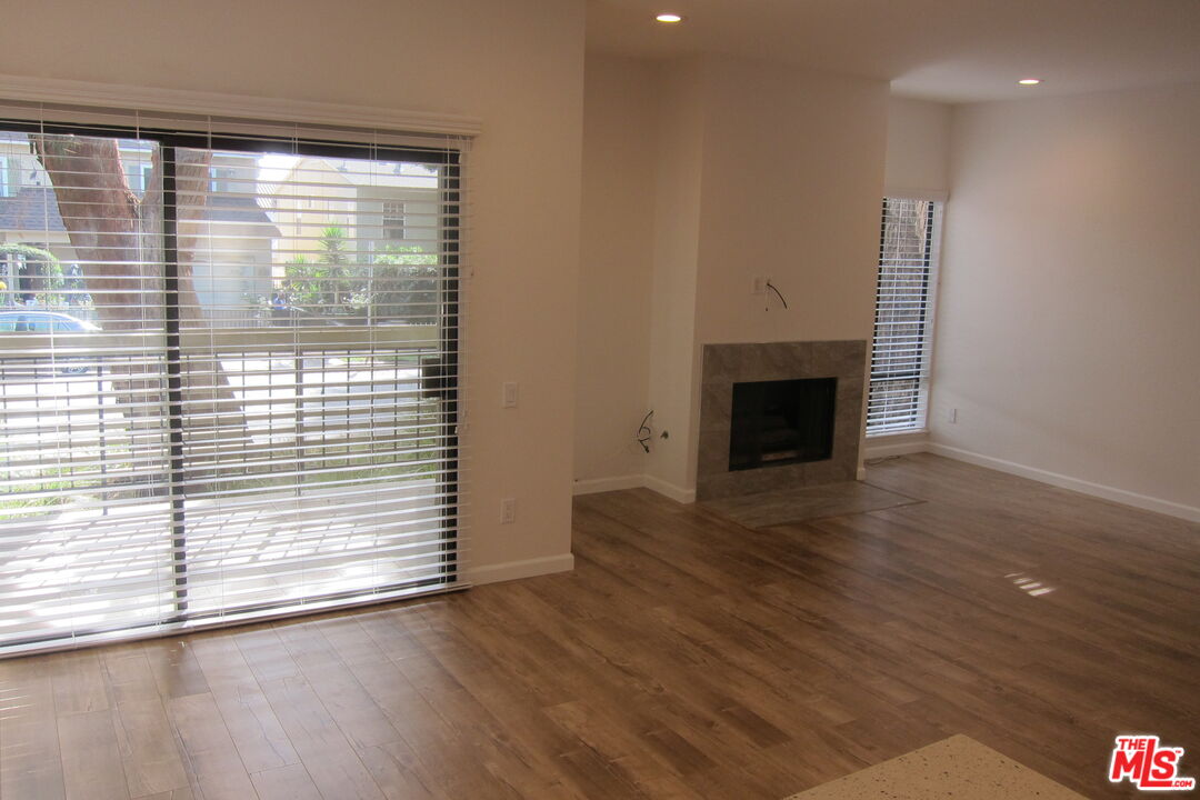 2909 Arizona Ave Unit: 16