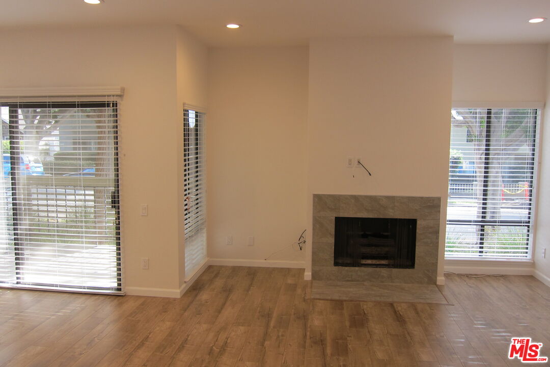 2909 Arizona Ave Unit: 16