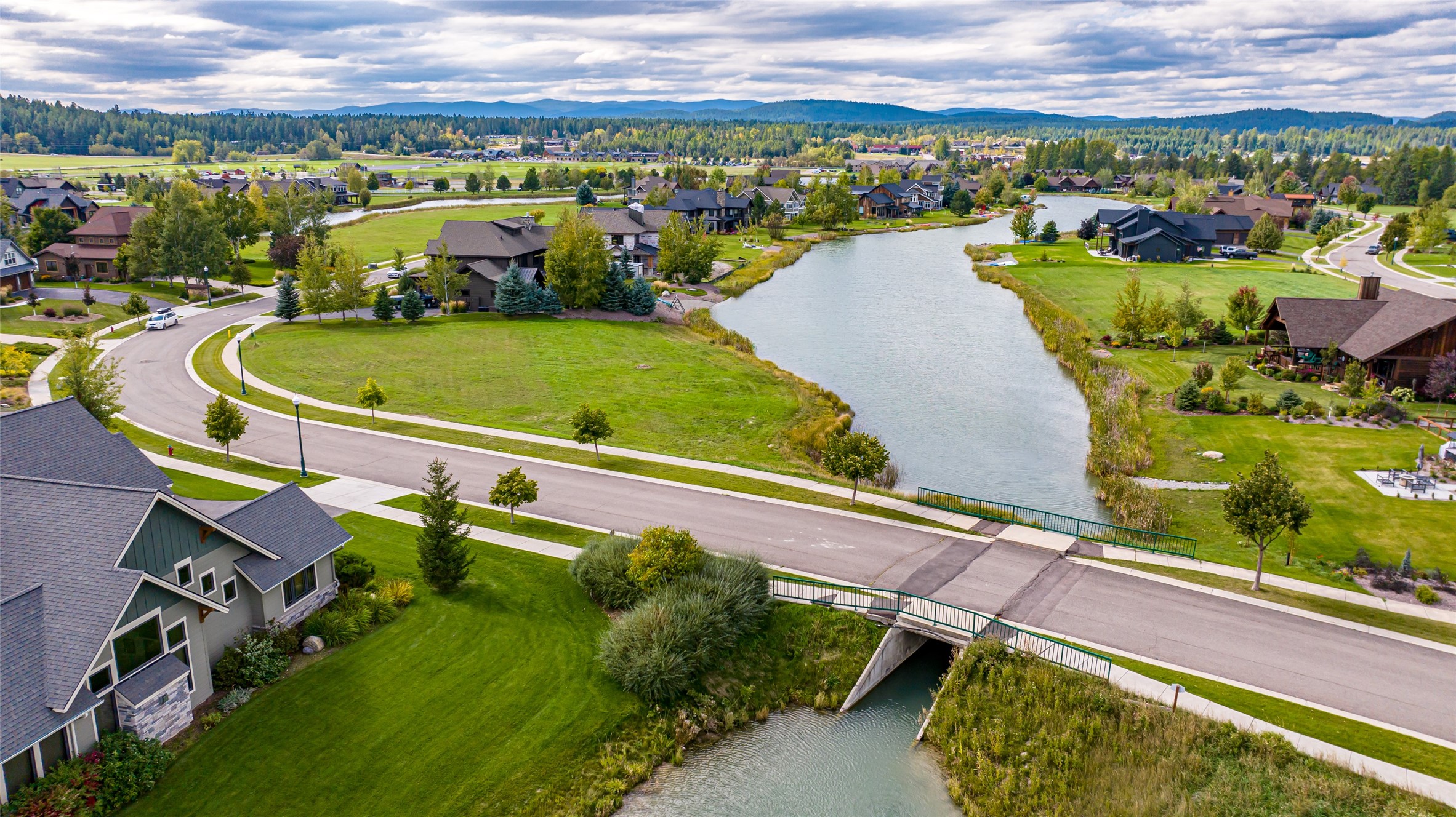 3050 River Lakes Drive