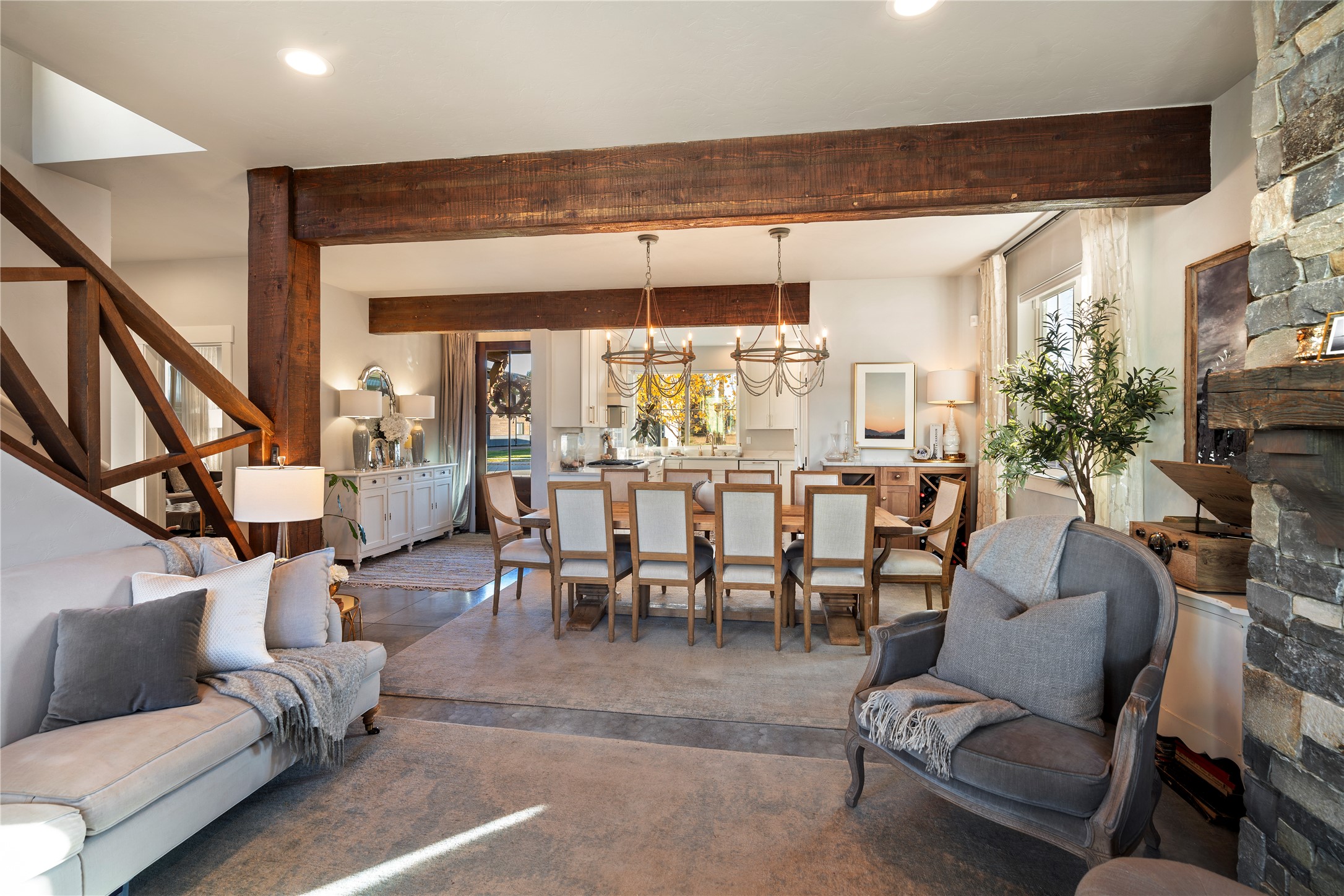 736 Cottonwood Court