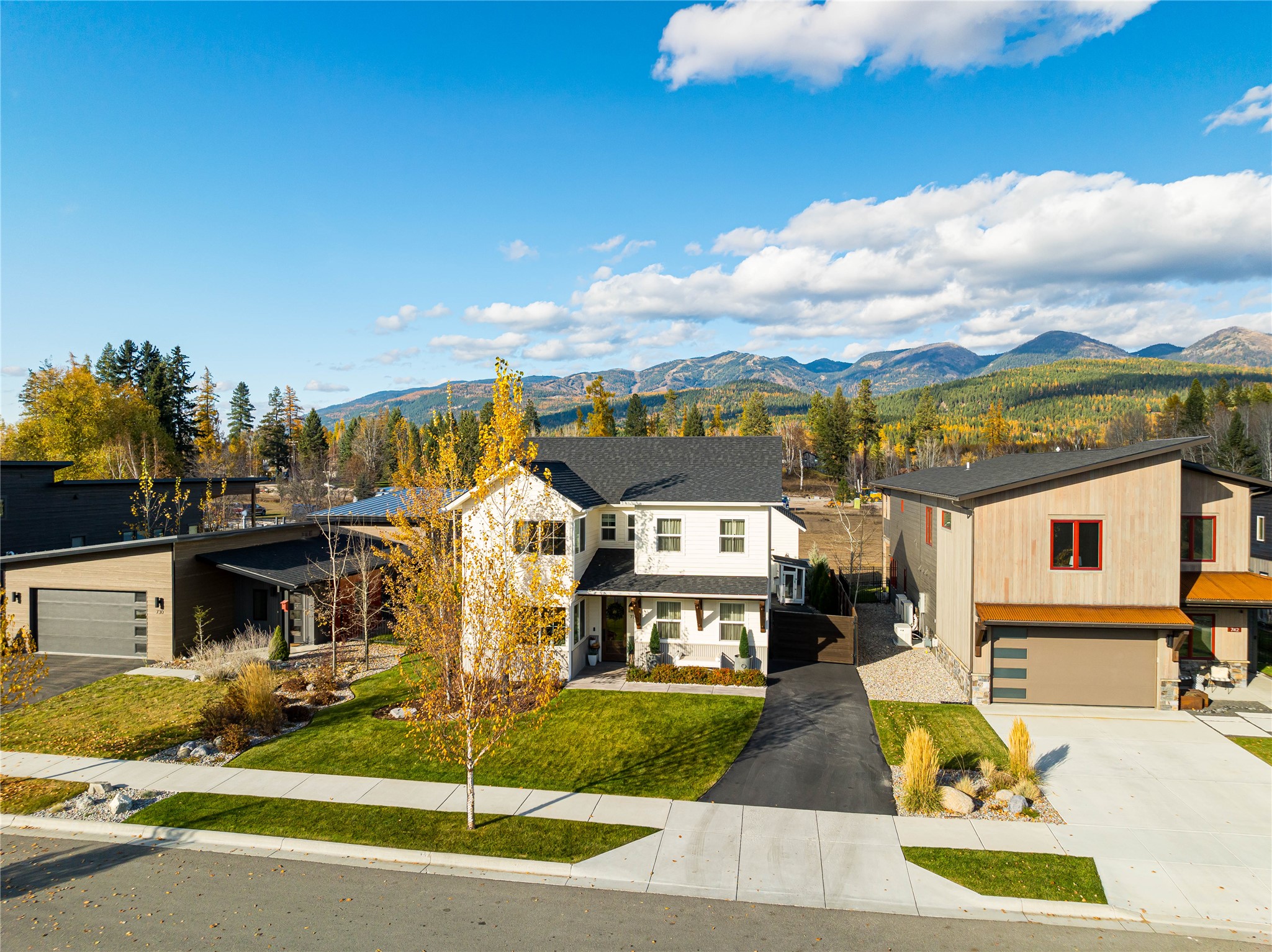 736 Cottonwood Court