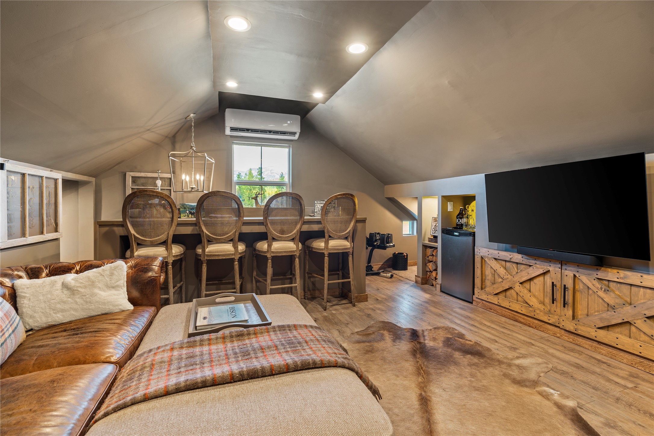 736 Cottonwood Court