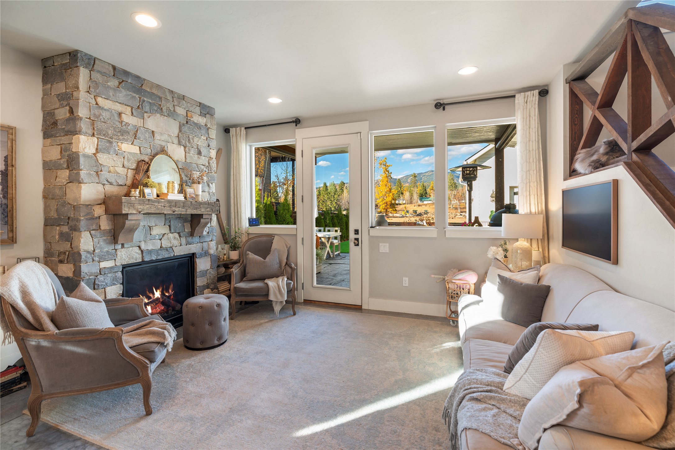 736 Cottonwood Court
