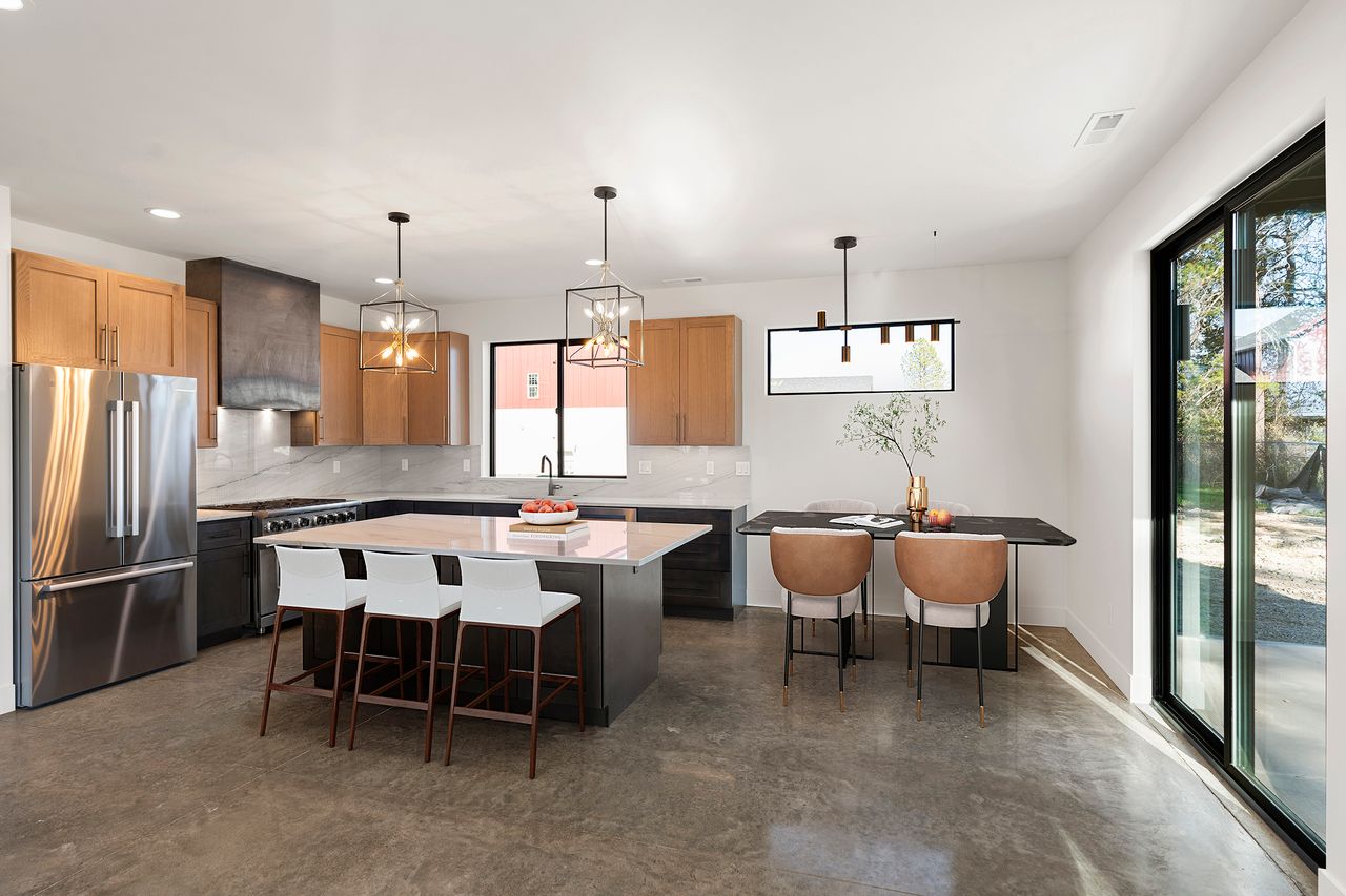 703 Cottonwood Court