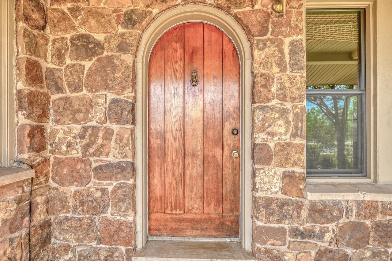 1905 Ford Street