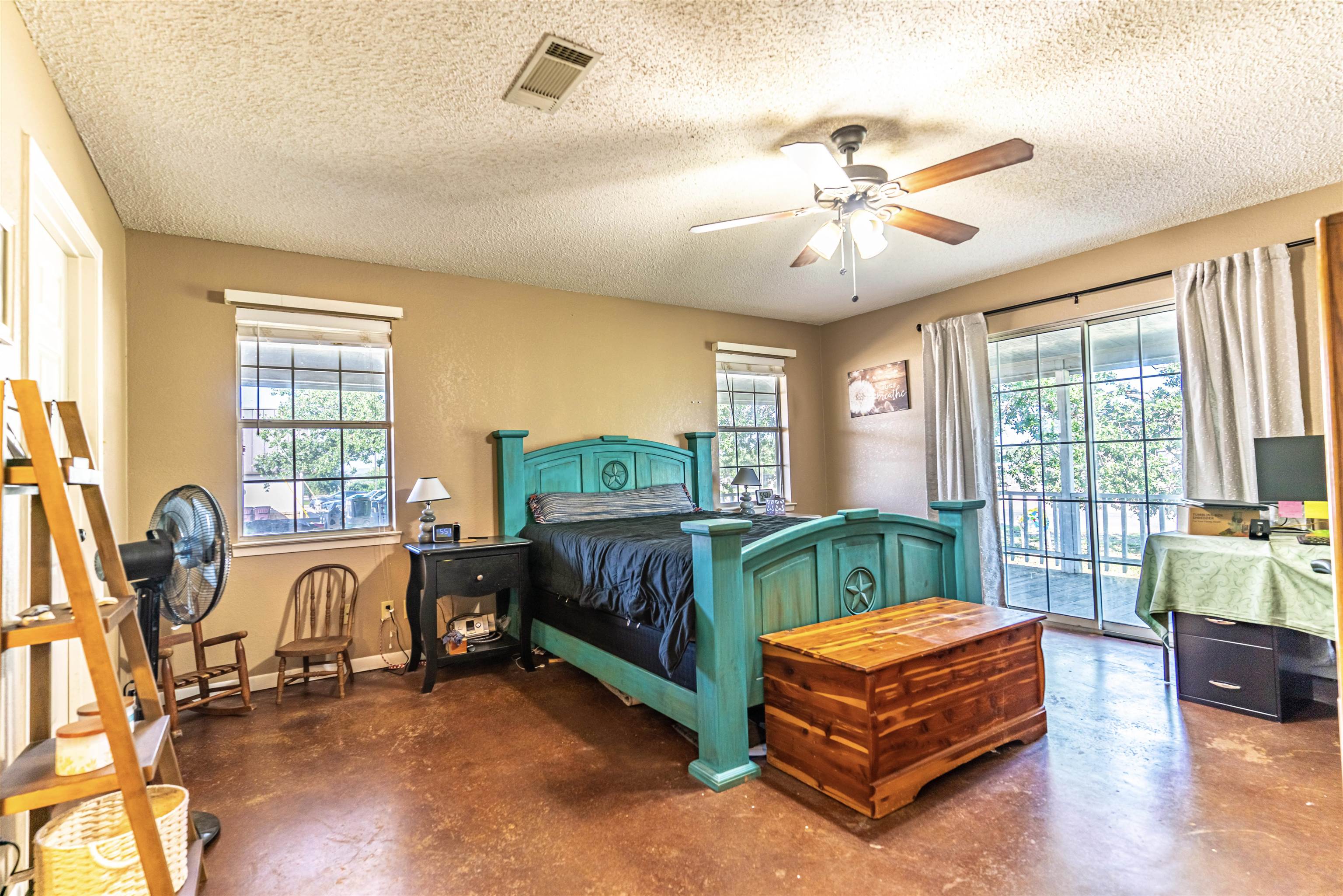 1810 Ridgeview
