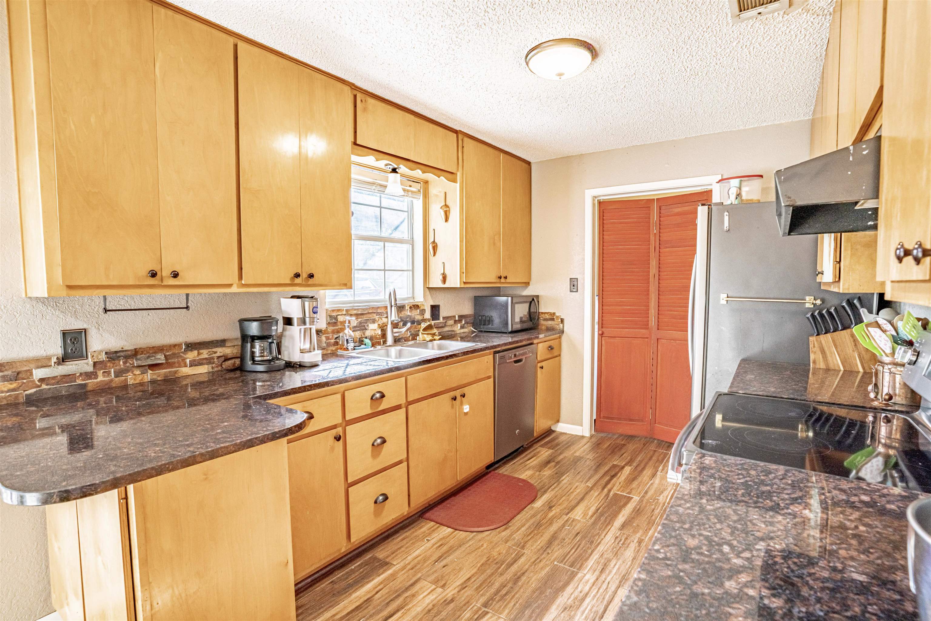 1810 Ridgeview