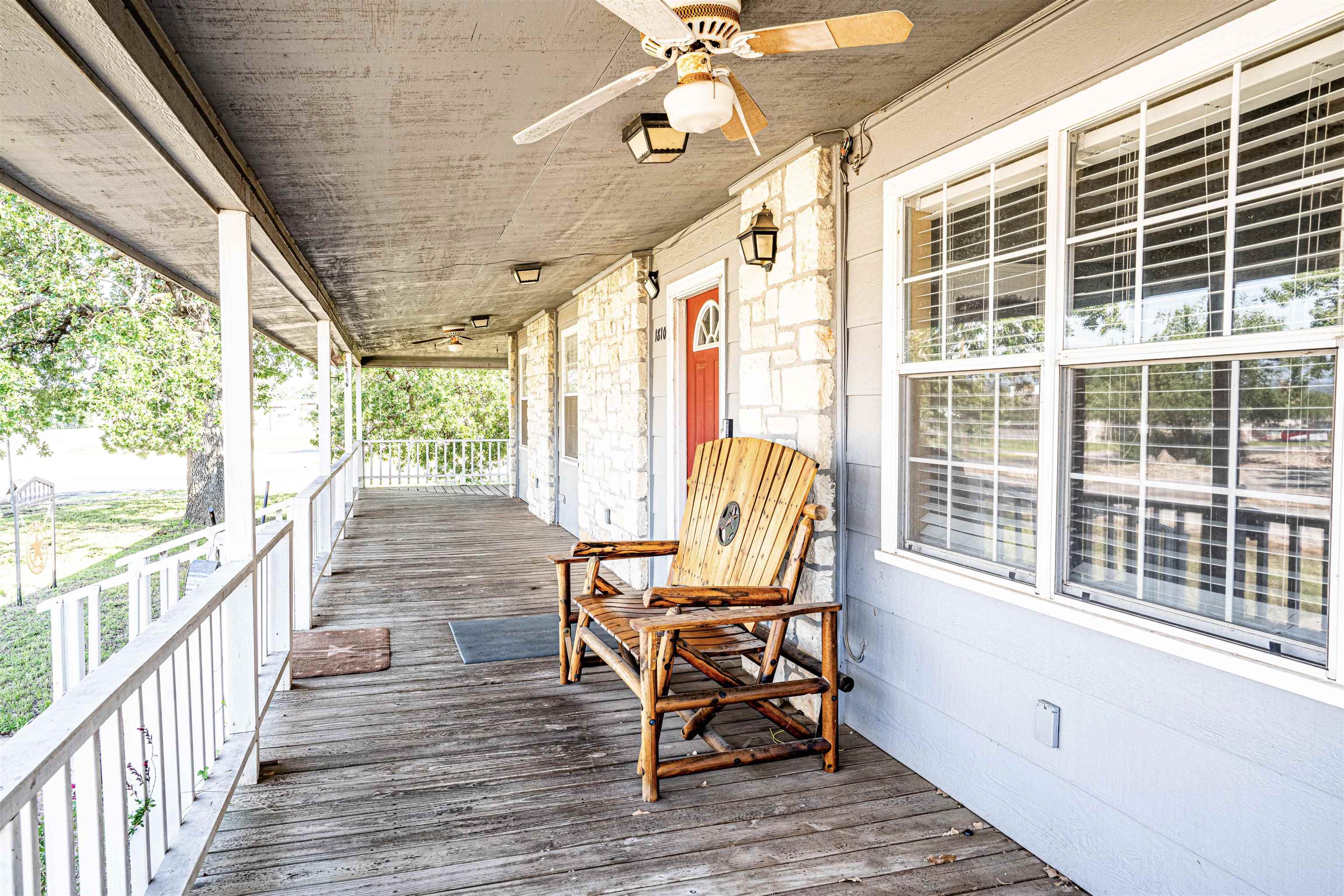 1810 Ridgeview