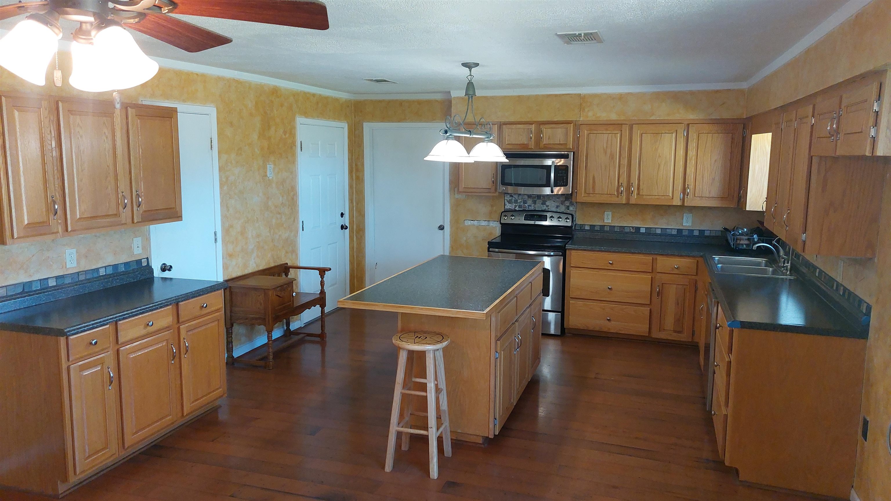 17502 College Street