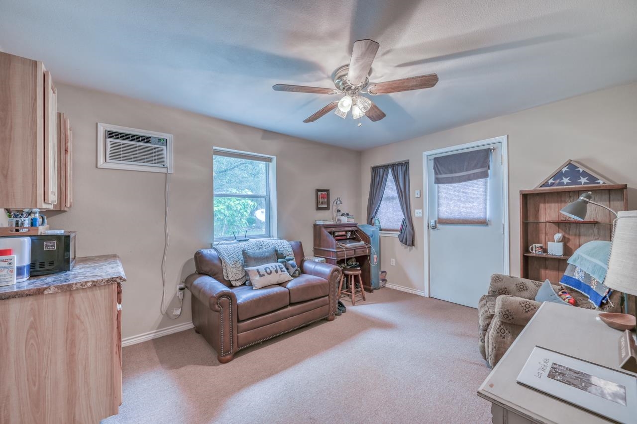 404 Oak Ridge Trail