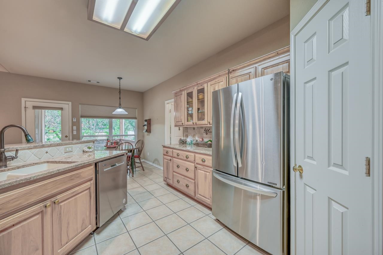 404 Oak Ridge Trail