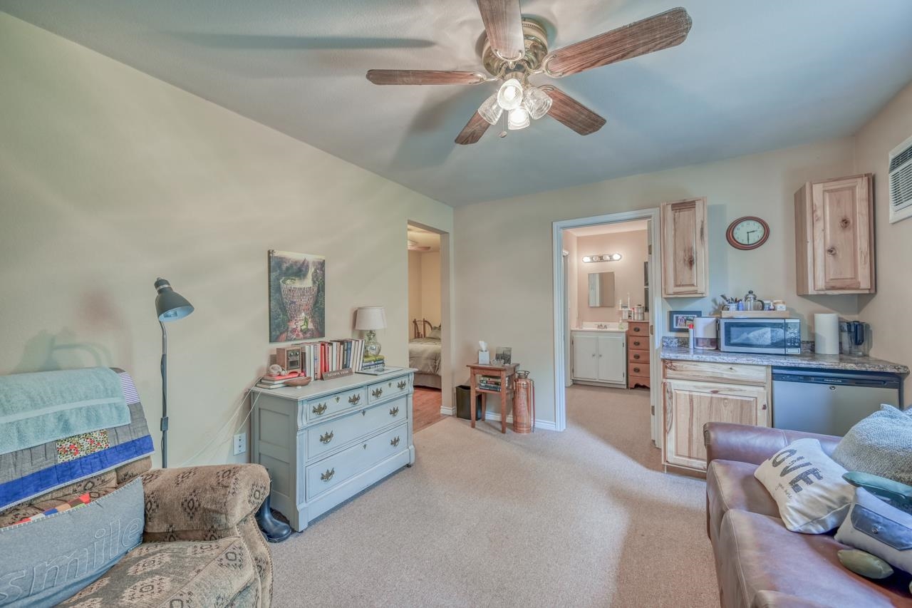 404 Oak Ridge Trail