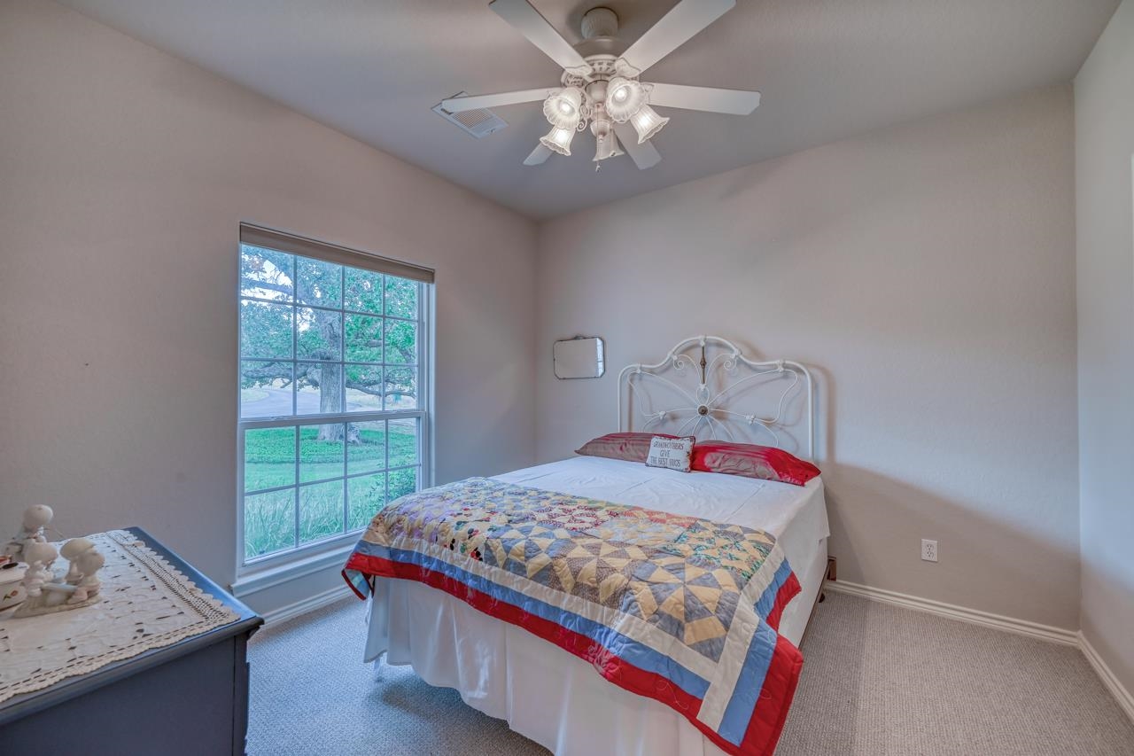 404 Oak Ridge Trail