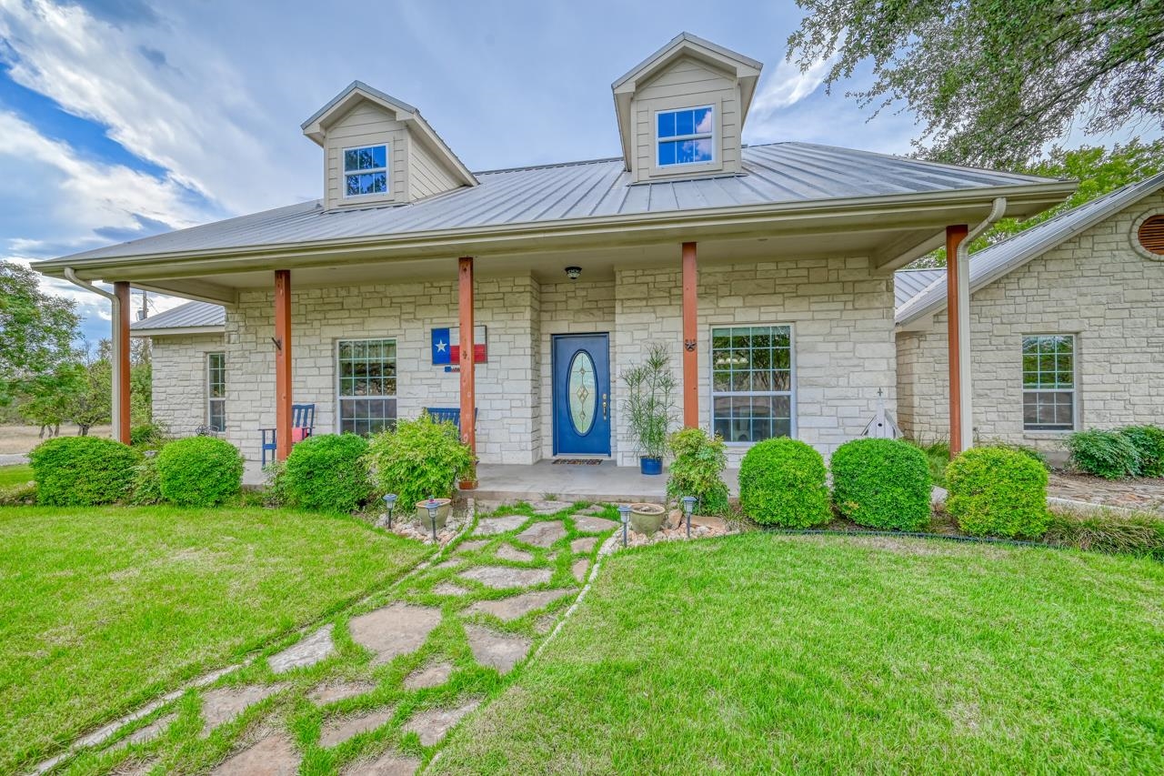 404 Oak Ridge Trail