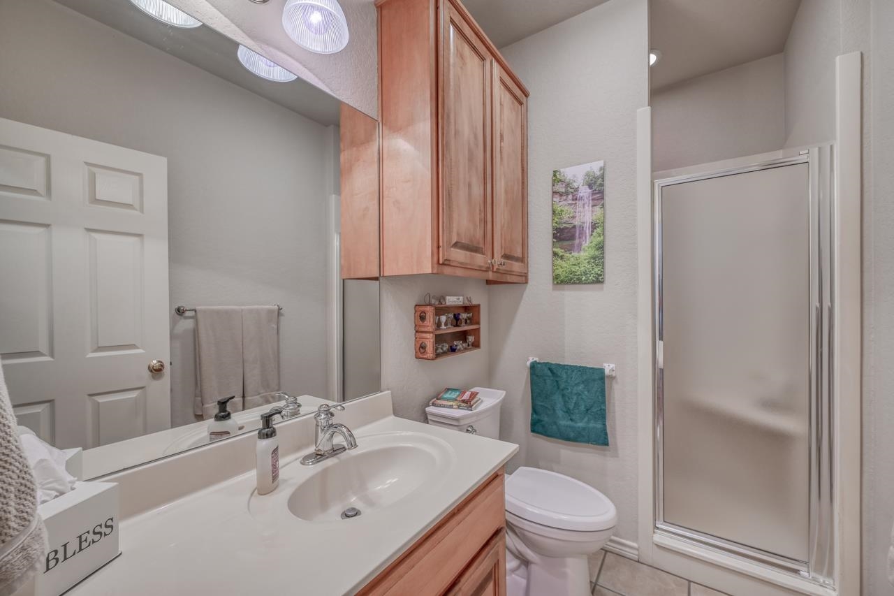 404 Oak Ridge Trail
