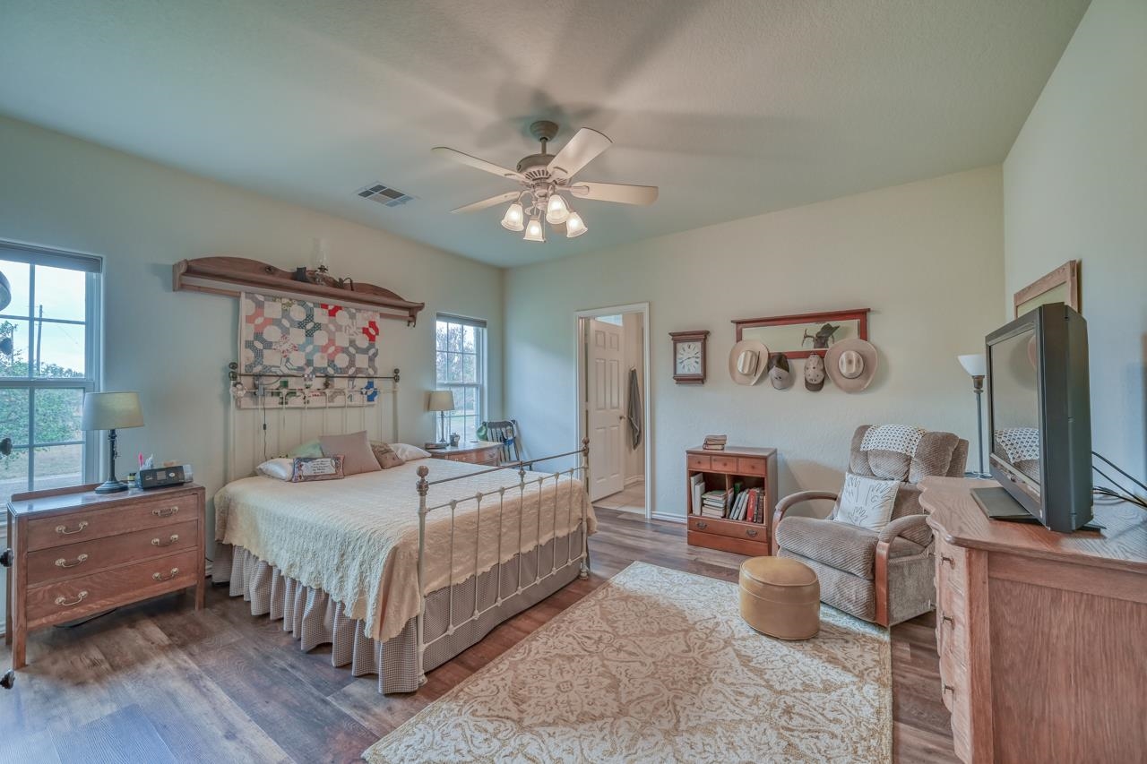 404 Oak Ridge Trail
