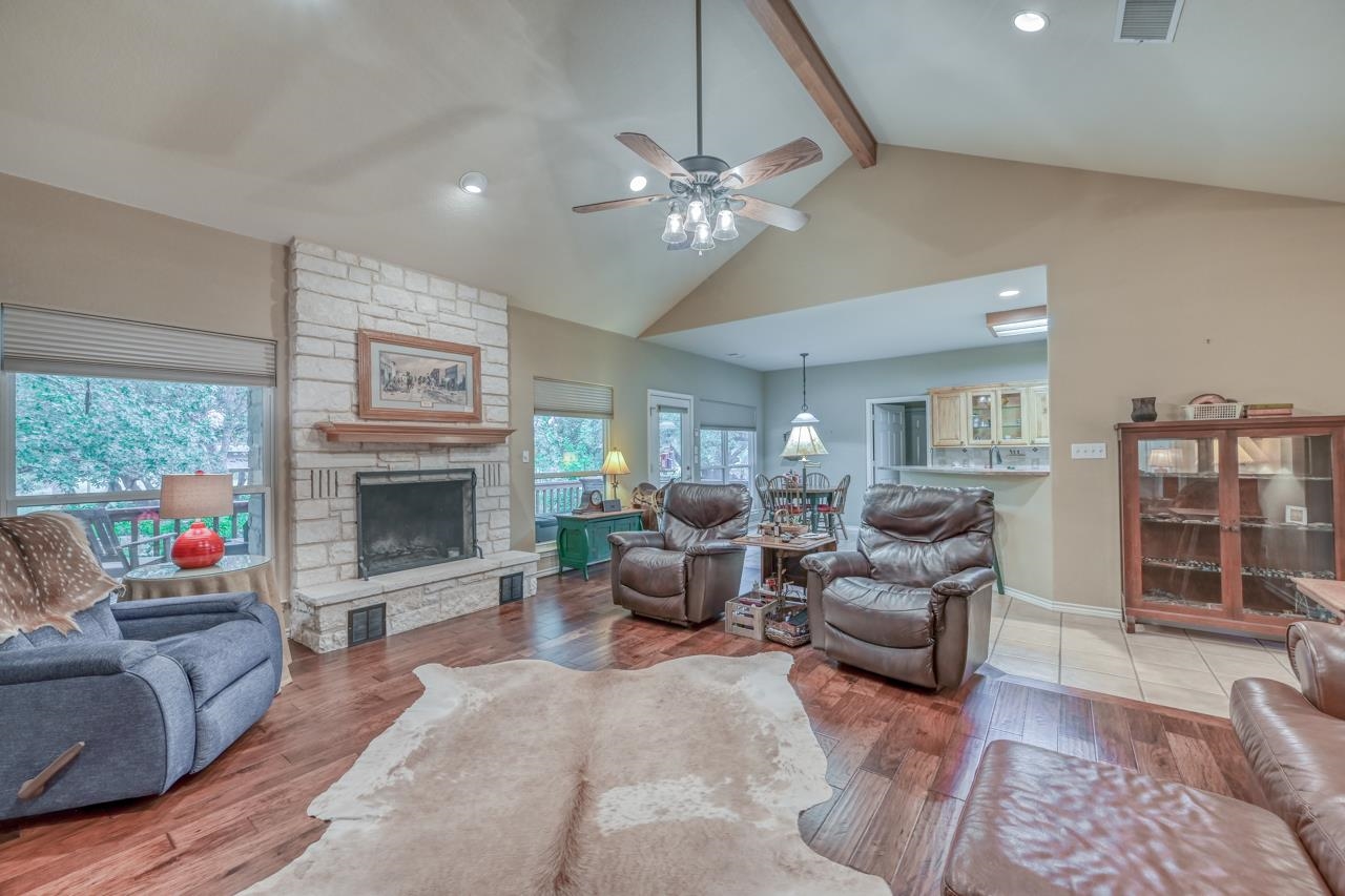 404 Oak Ridge Trail