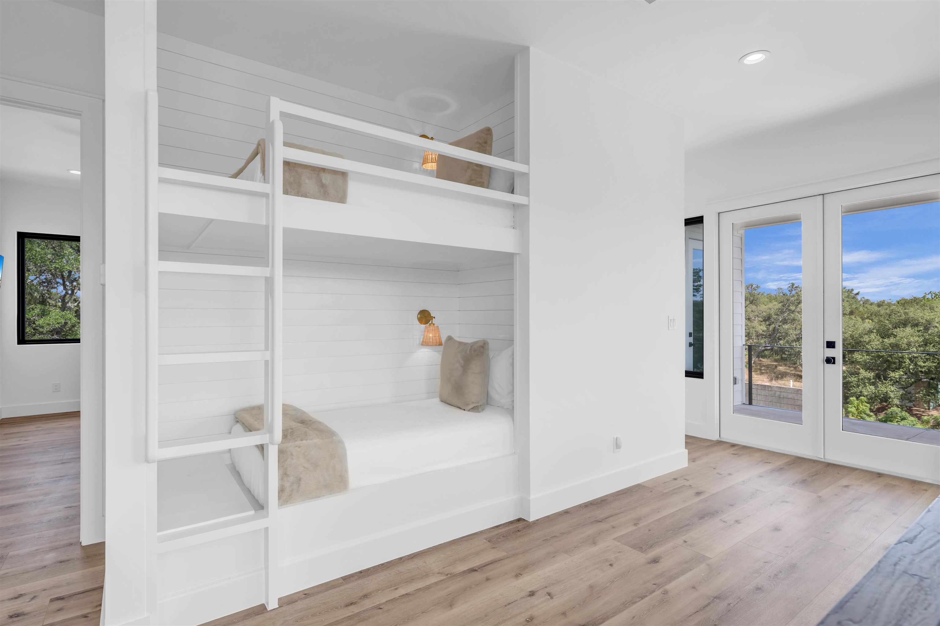 622 Williams Lakeshore