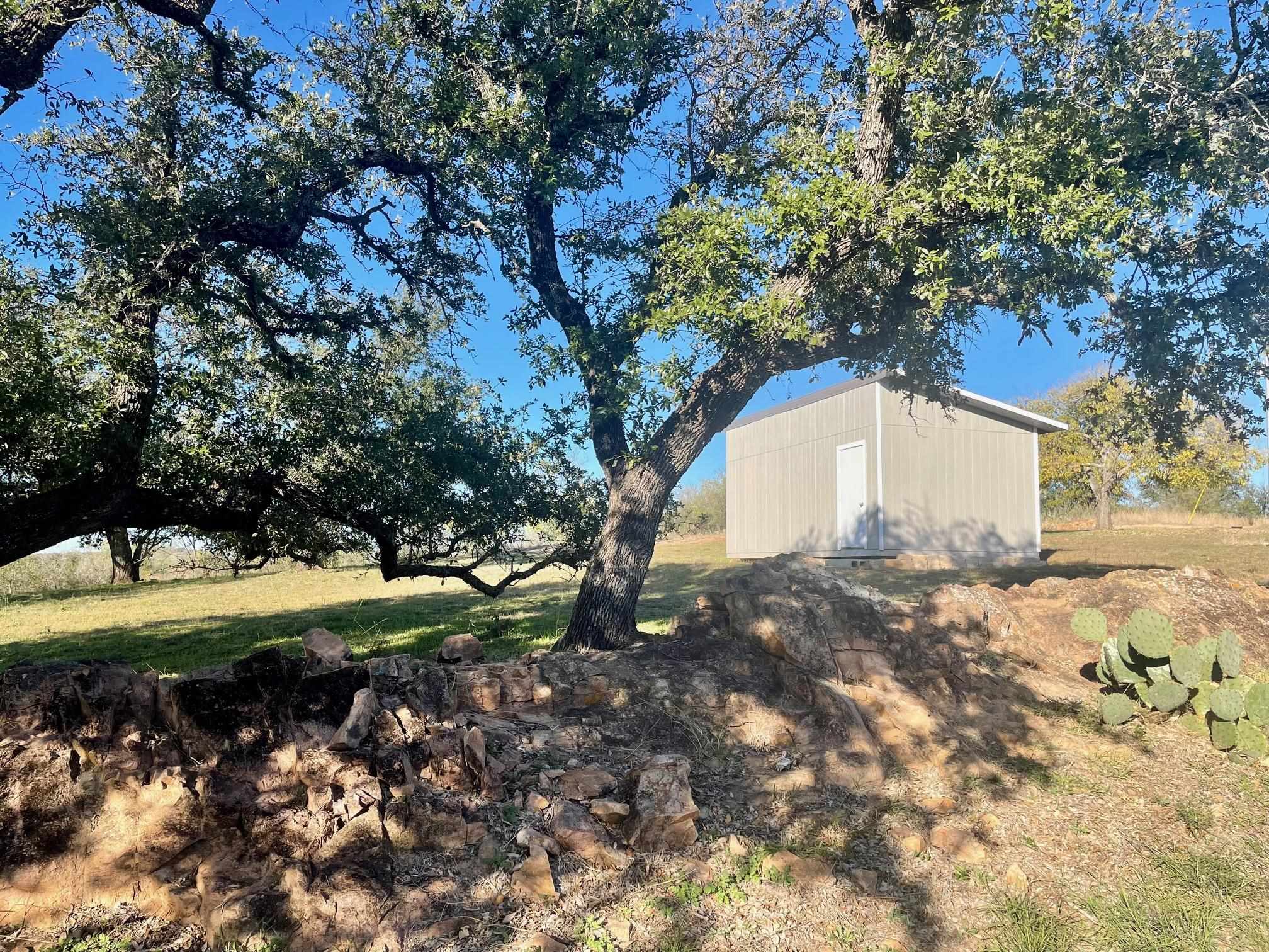 601 E Houston Street