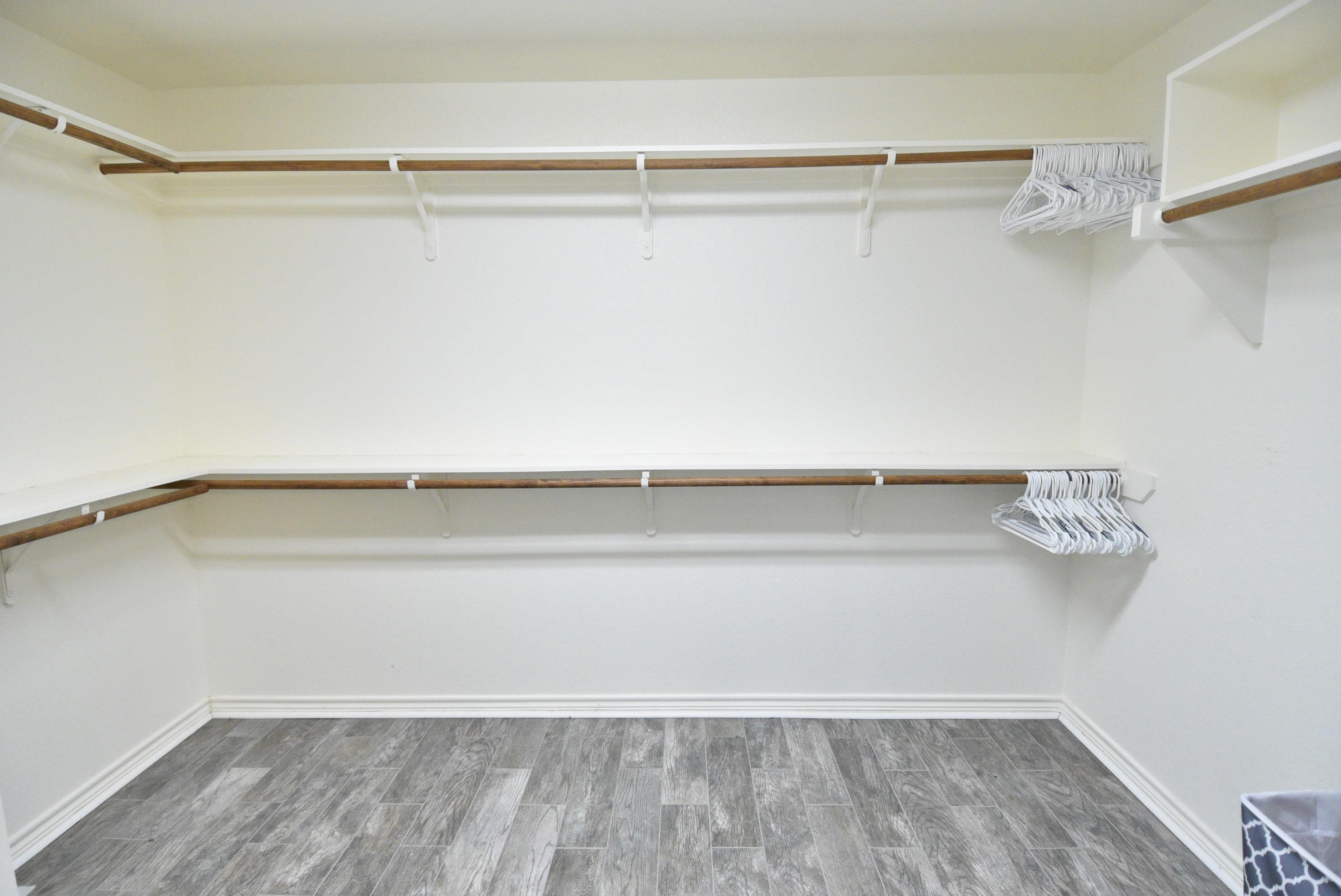 601 E Houston Street