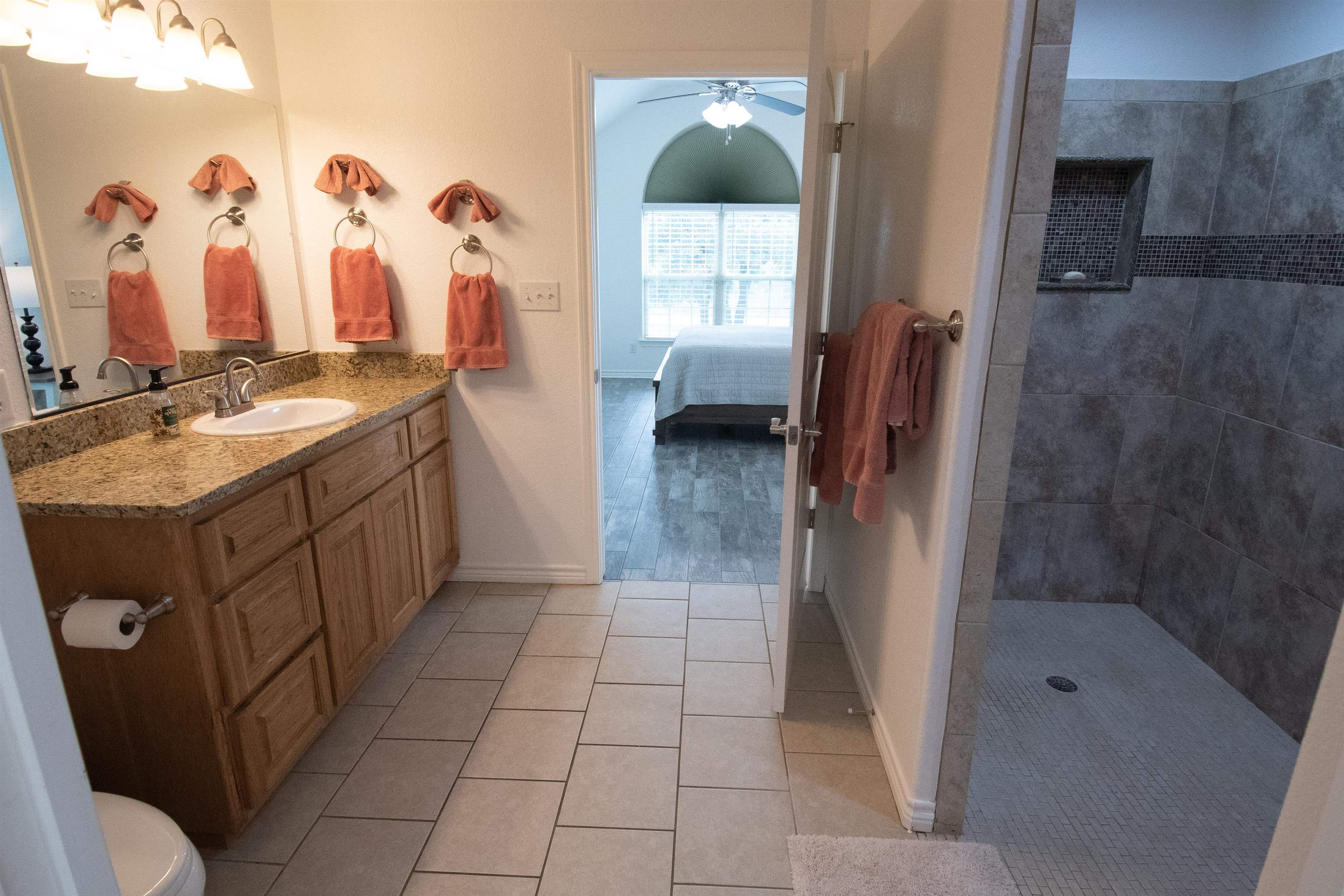 601 E Houston Street