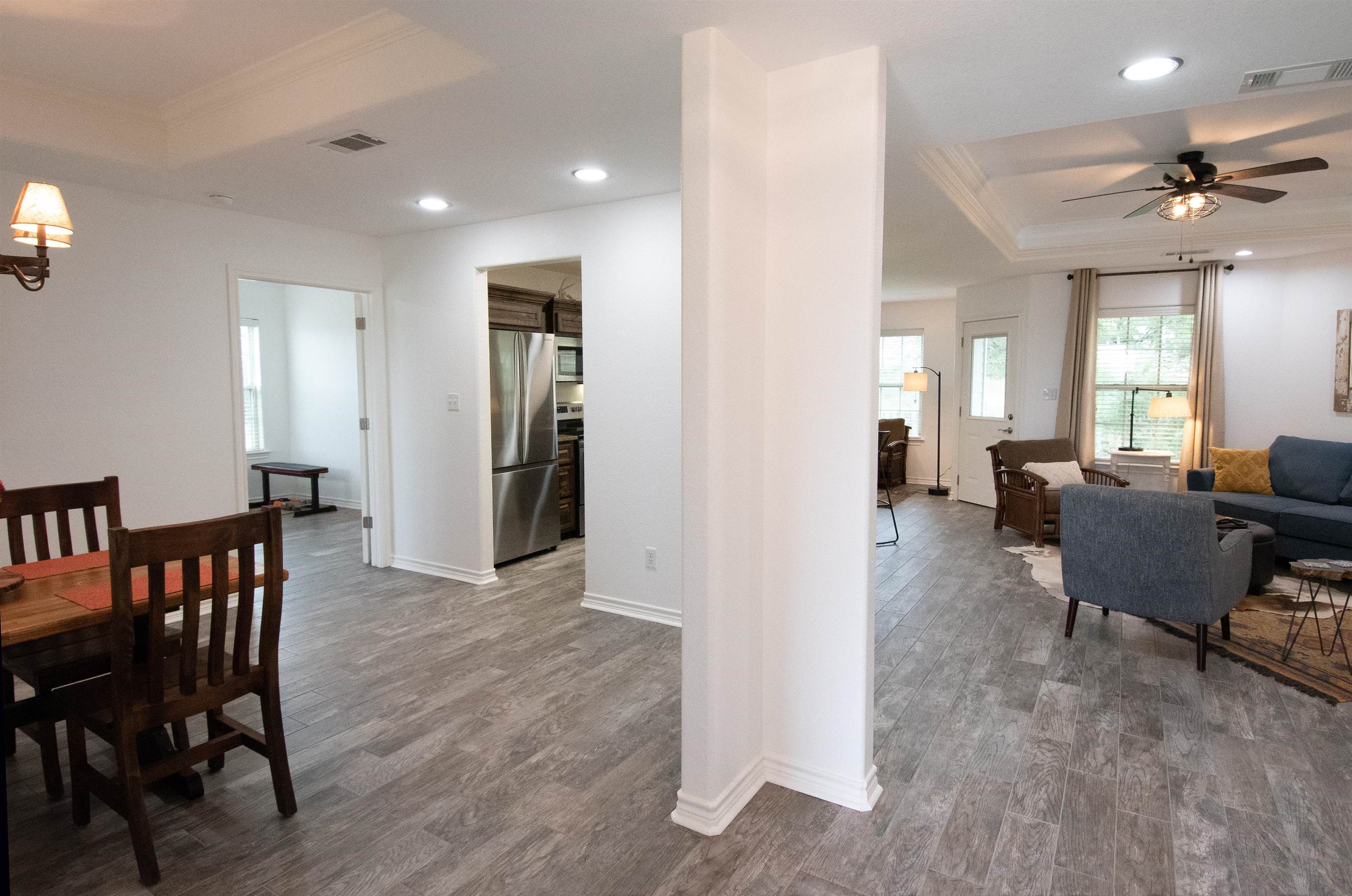 601 E Houston Street