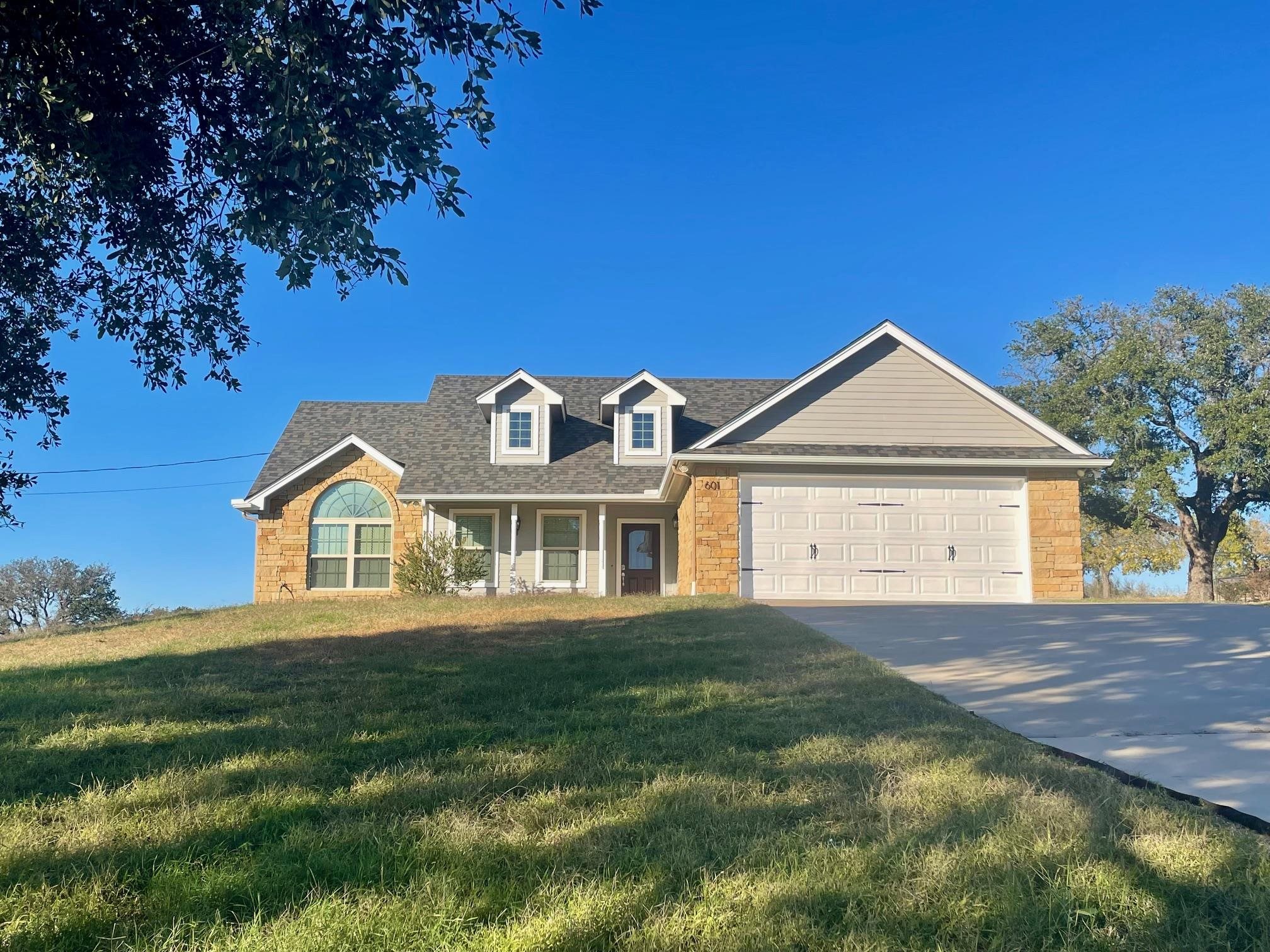 601 E Houston Street