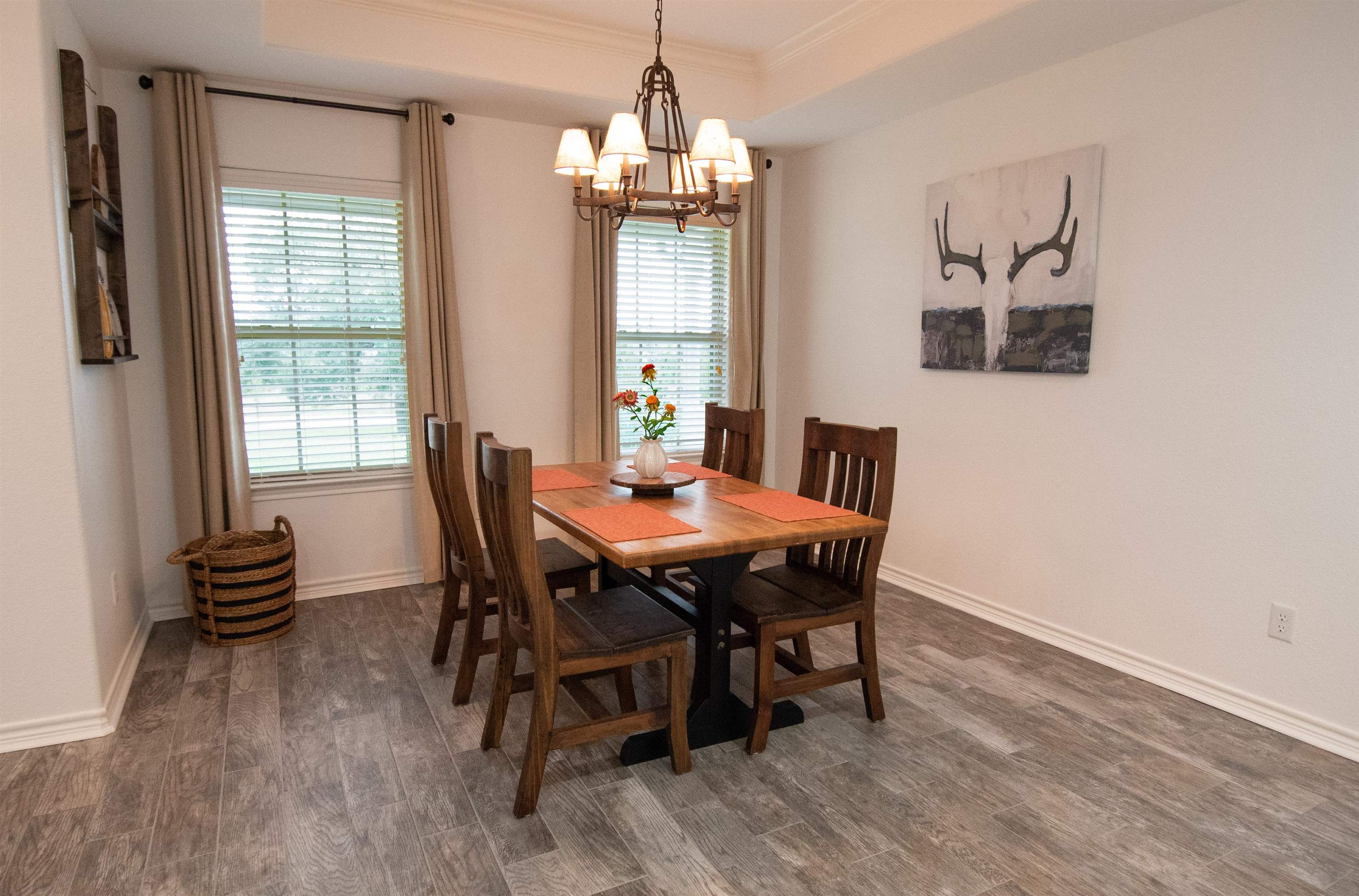 601 E Houston Street