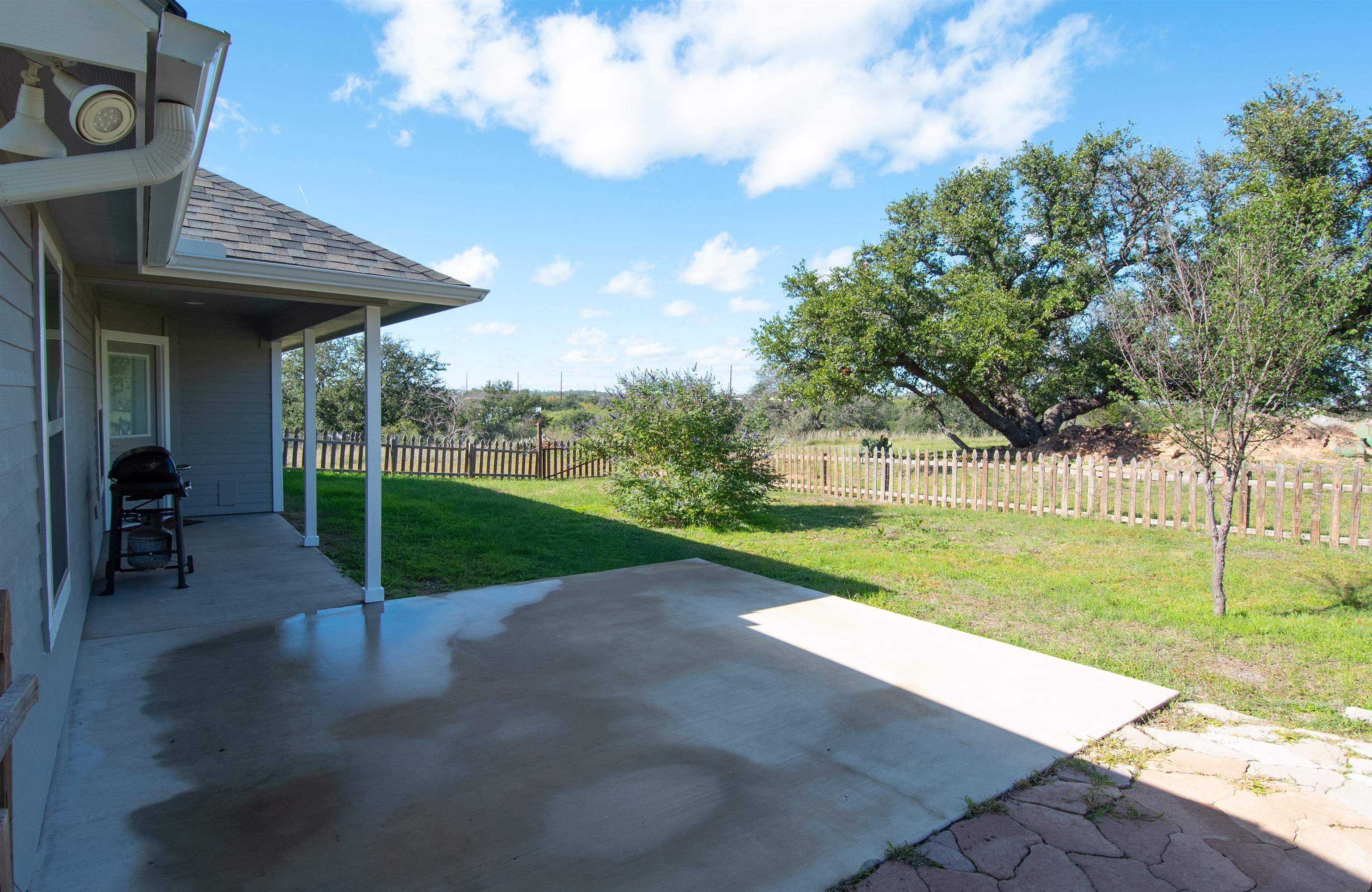 601 E Houston Street