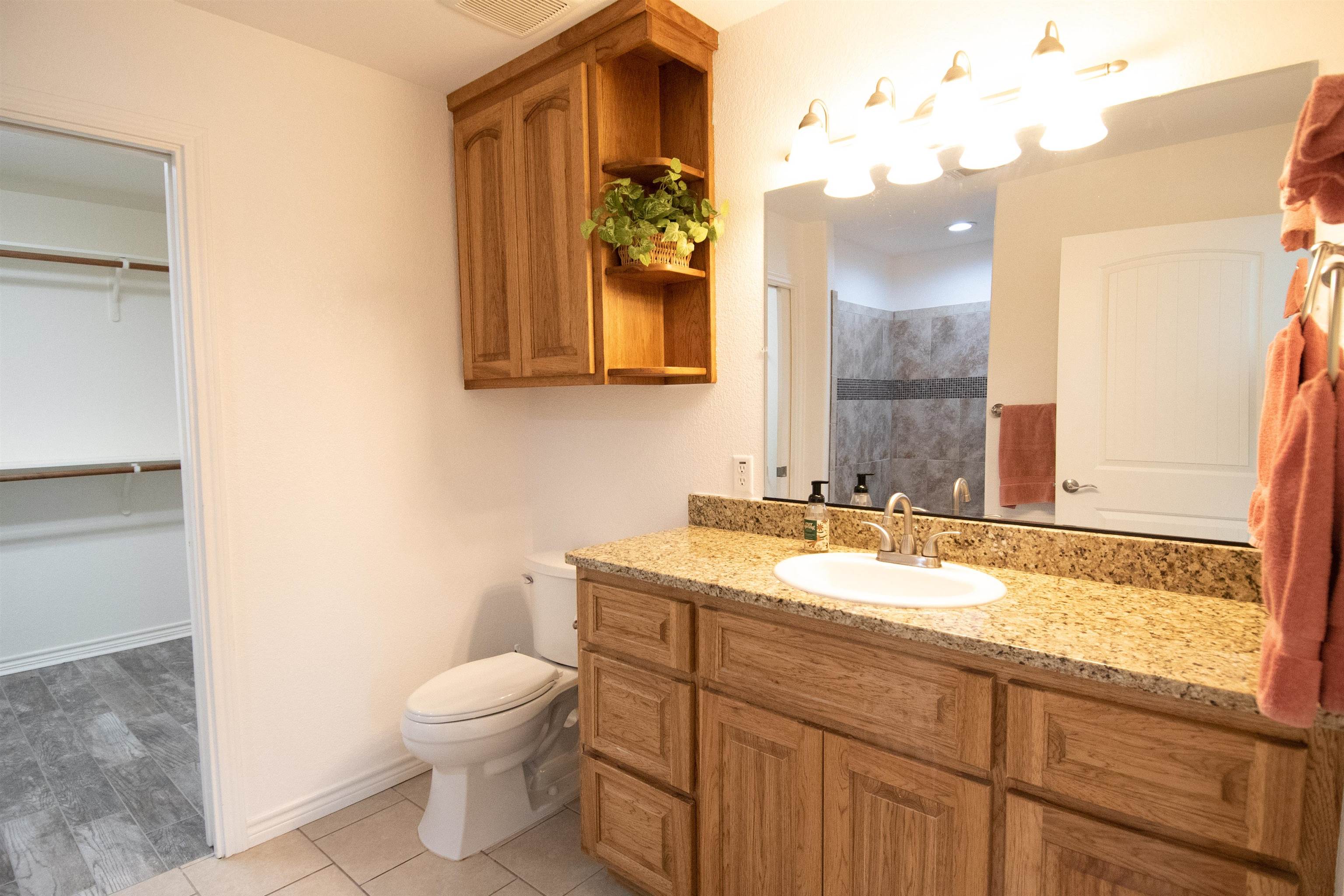 601 E Houston Street